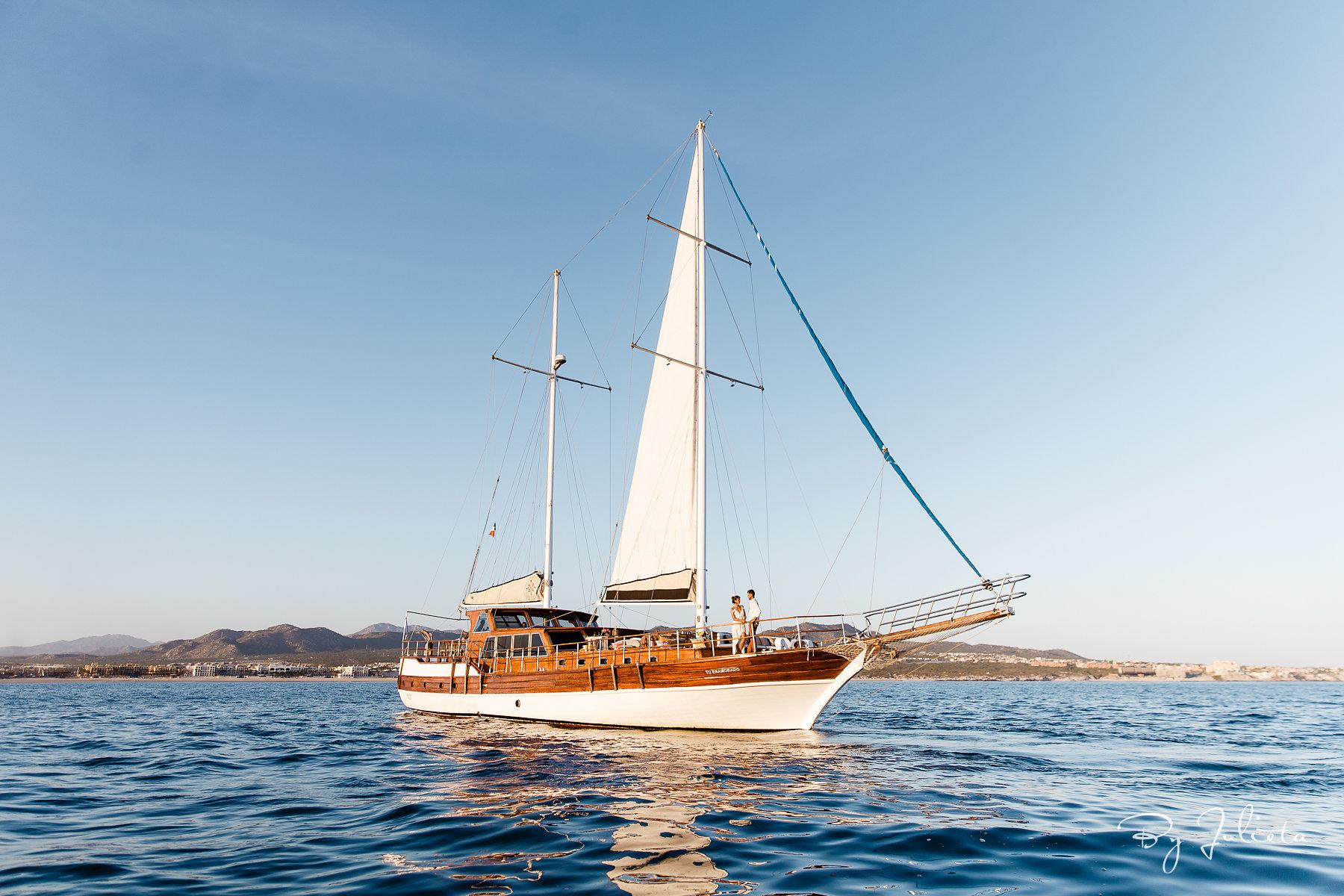 Cabo Sunset Yacht Dinner Cruise with Open Bar