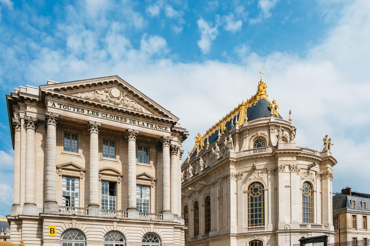 From Paris: Versailles Palace Guided Tour & Gardens Access