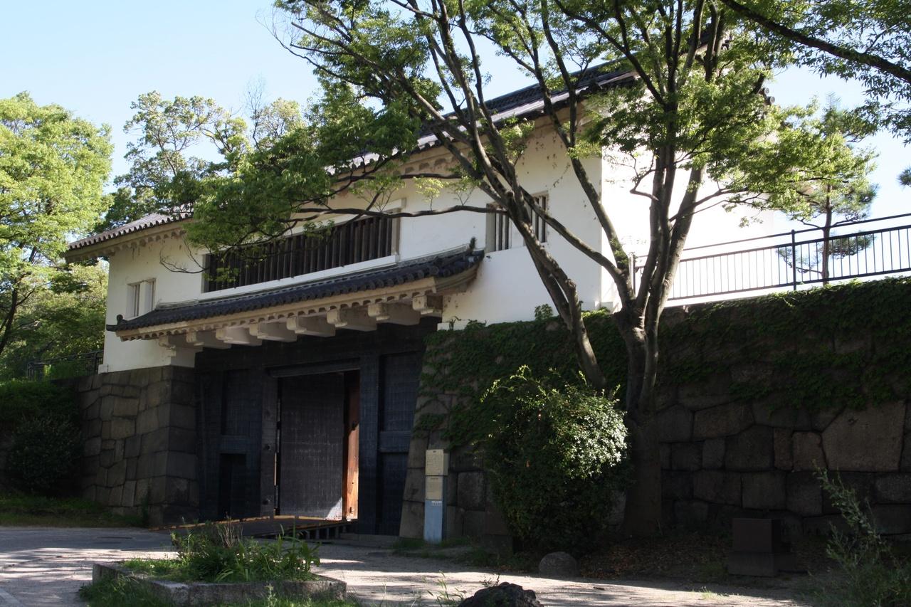 Osaka Castle Grounds: Haunted History & Legends Tour