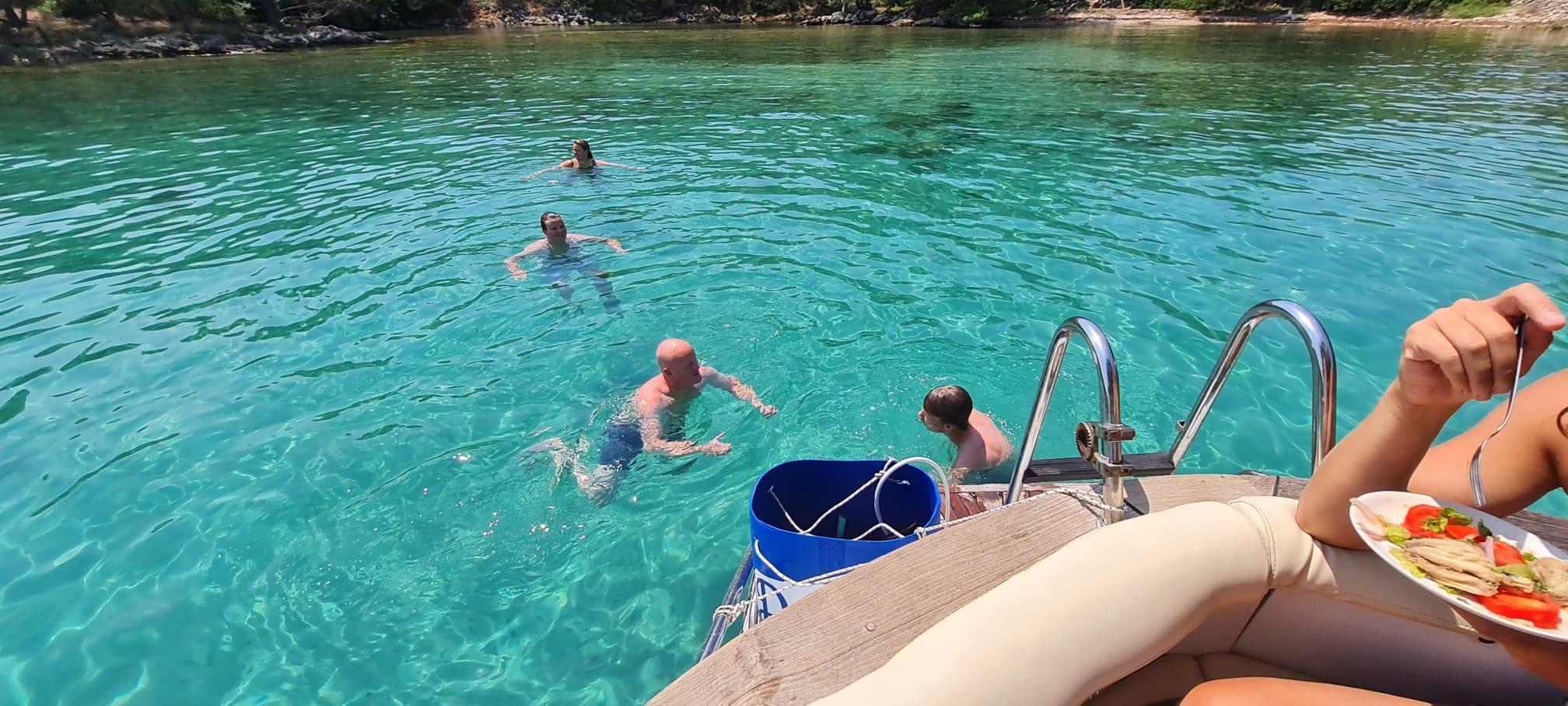Zadar Boat Cruise with Dalmatian Lunch & Snorkeling