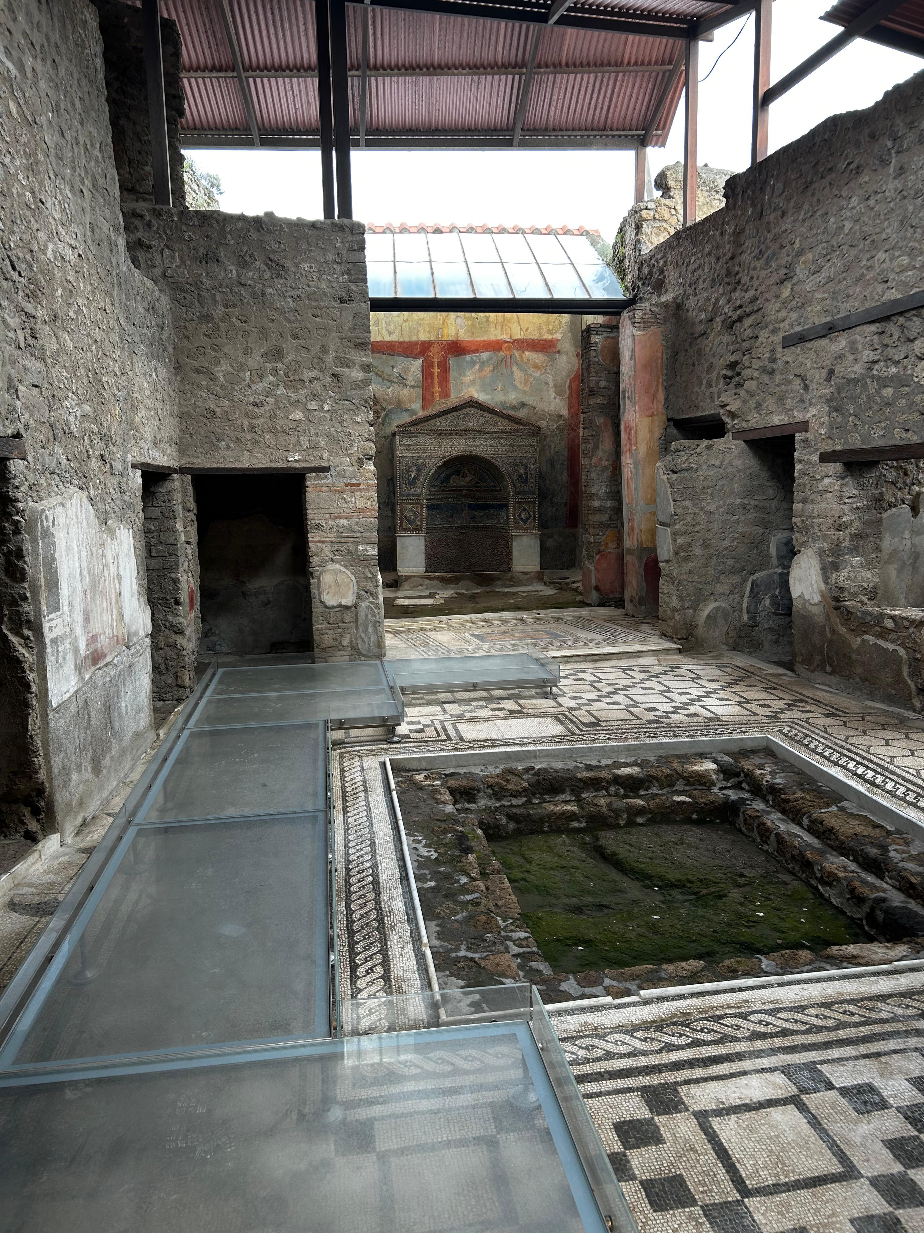 Pompeii Private Walking Tour with Skip-the-Line Access