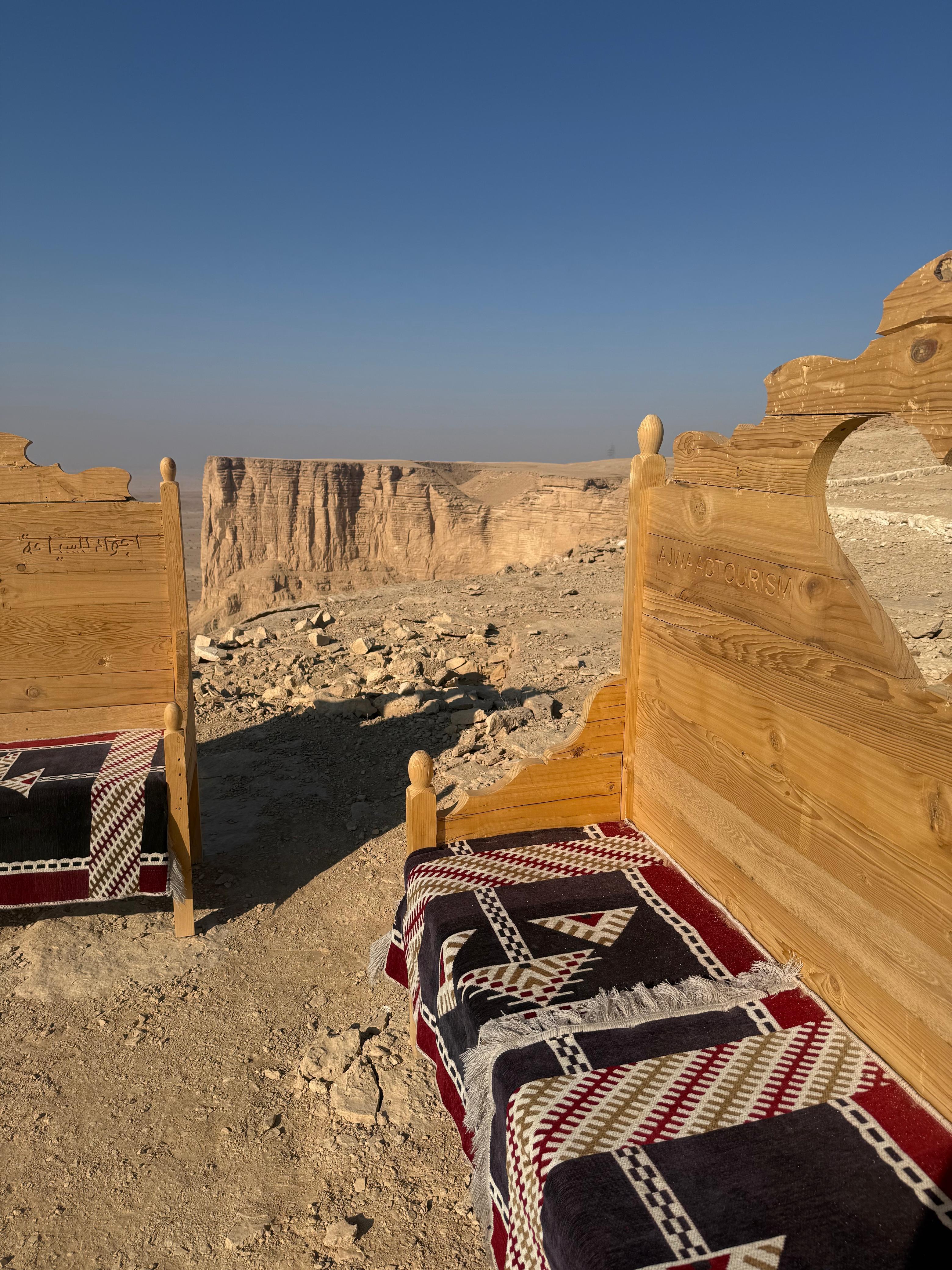 Riyadh VIP Private Tour: Edge of the World & Darb Al-Manjoor