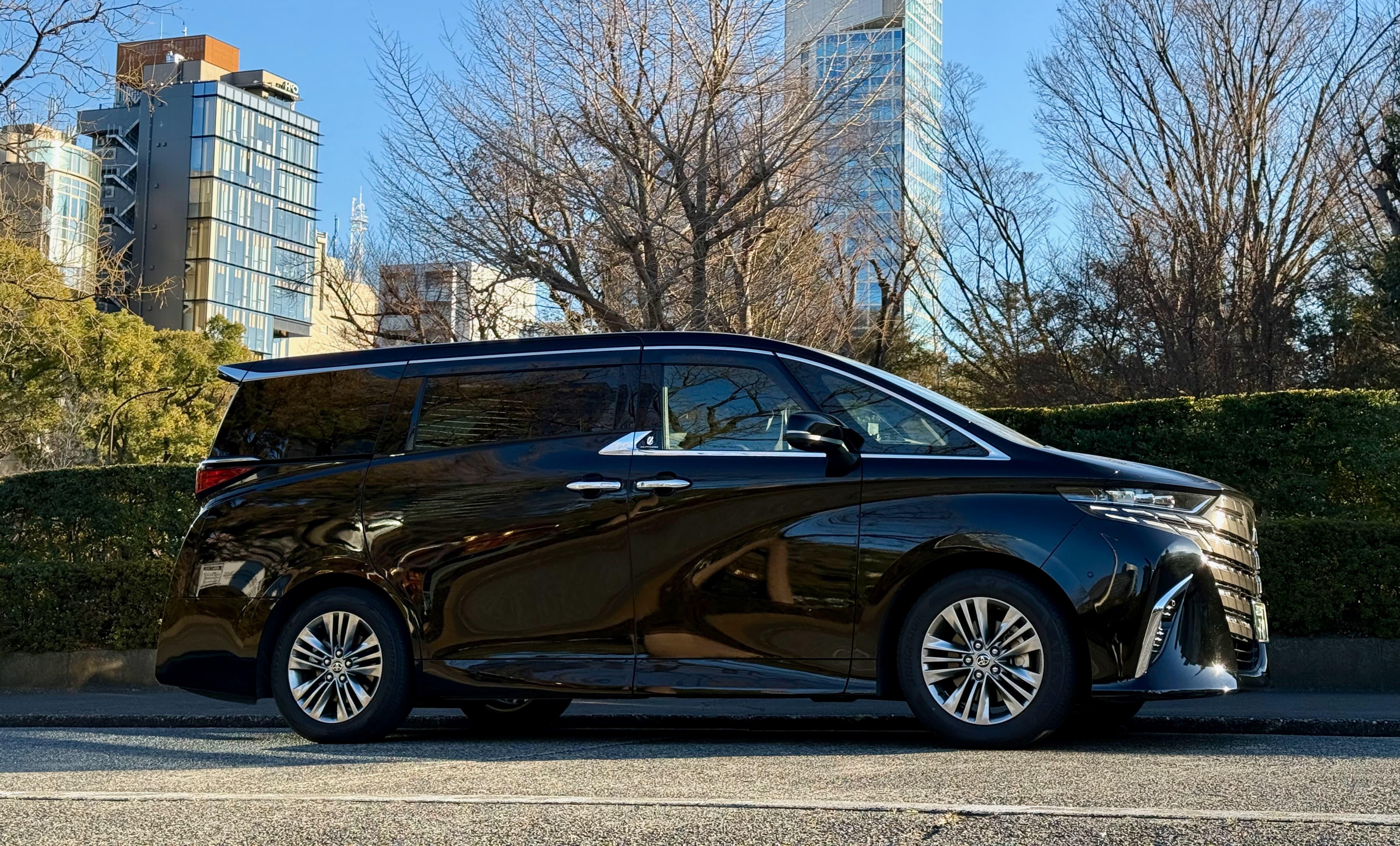 Haneda Airport Private Luxury Transfer To/From Tokyo City