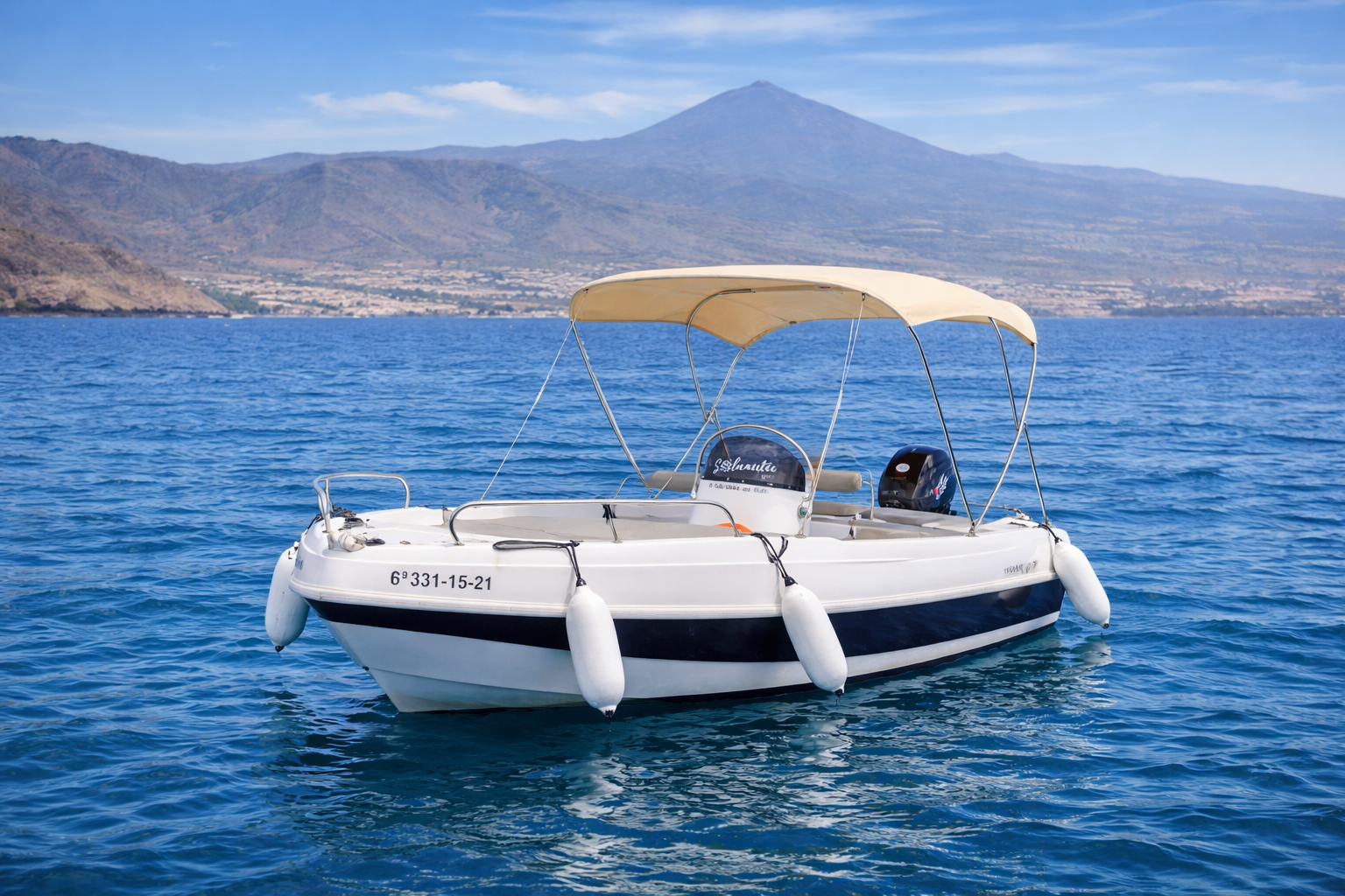 Self-Drive Boat Rental in Puerto Colon (No License Required)