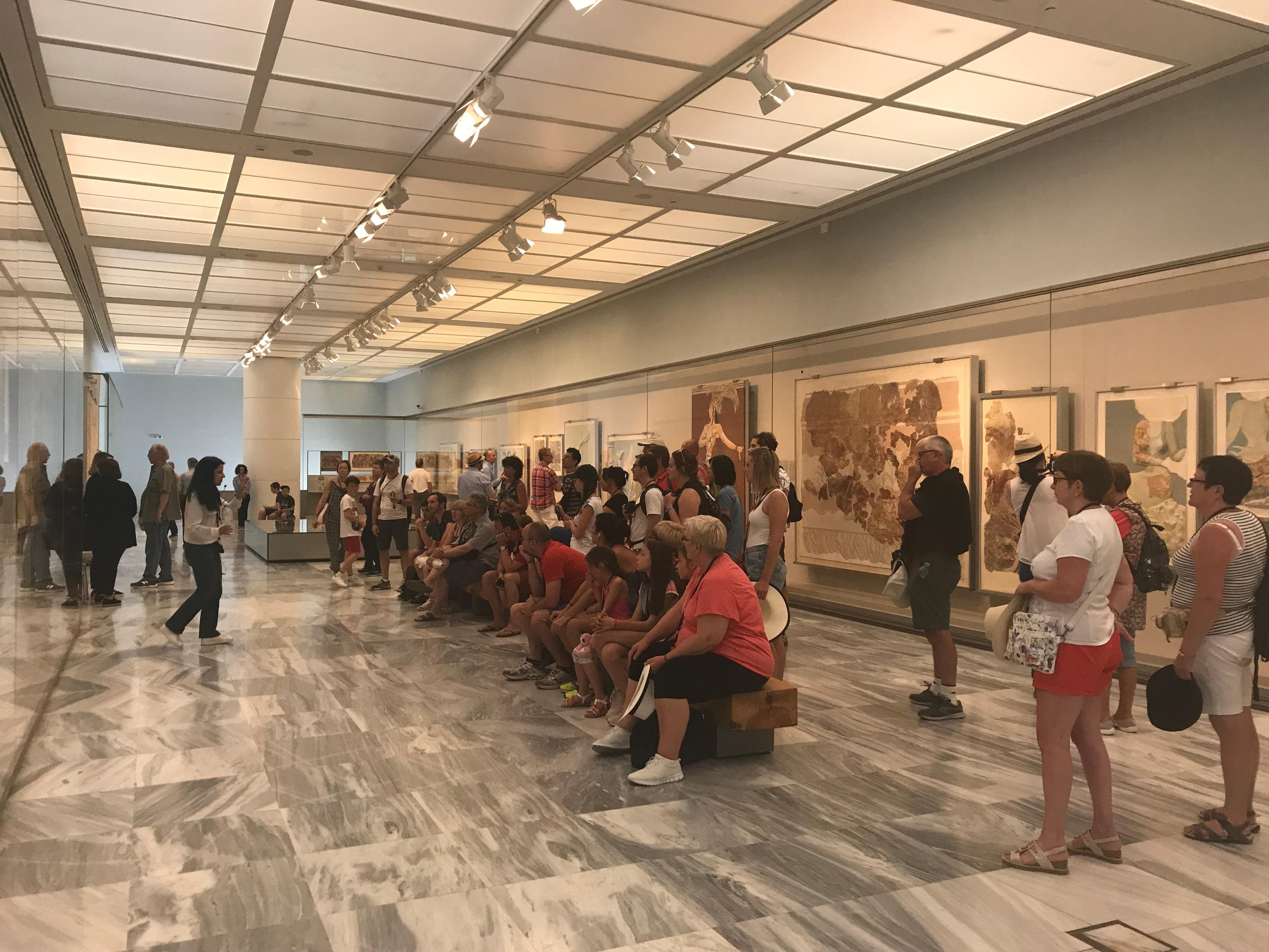Knossos Palace guided tour Crete — Minoan throne room, grand staircase, bull-leaping frescoes, central court — image 26