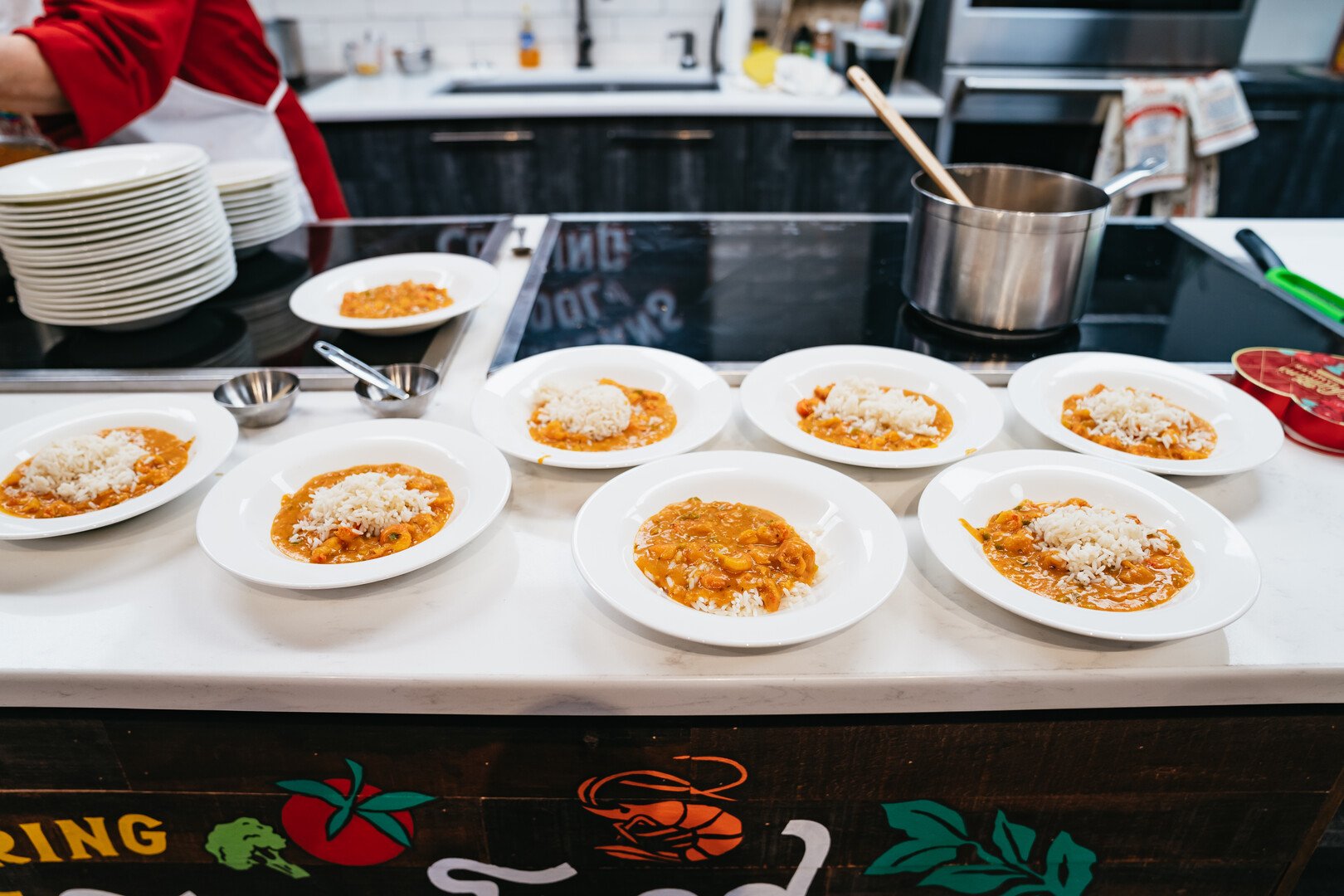 Pot of gumbo finished during a New Orleans cooking class