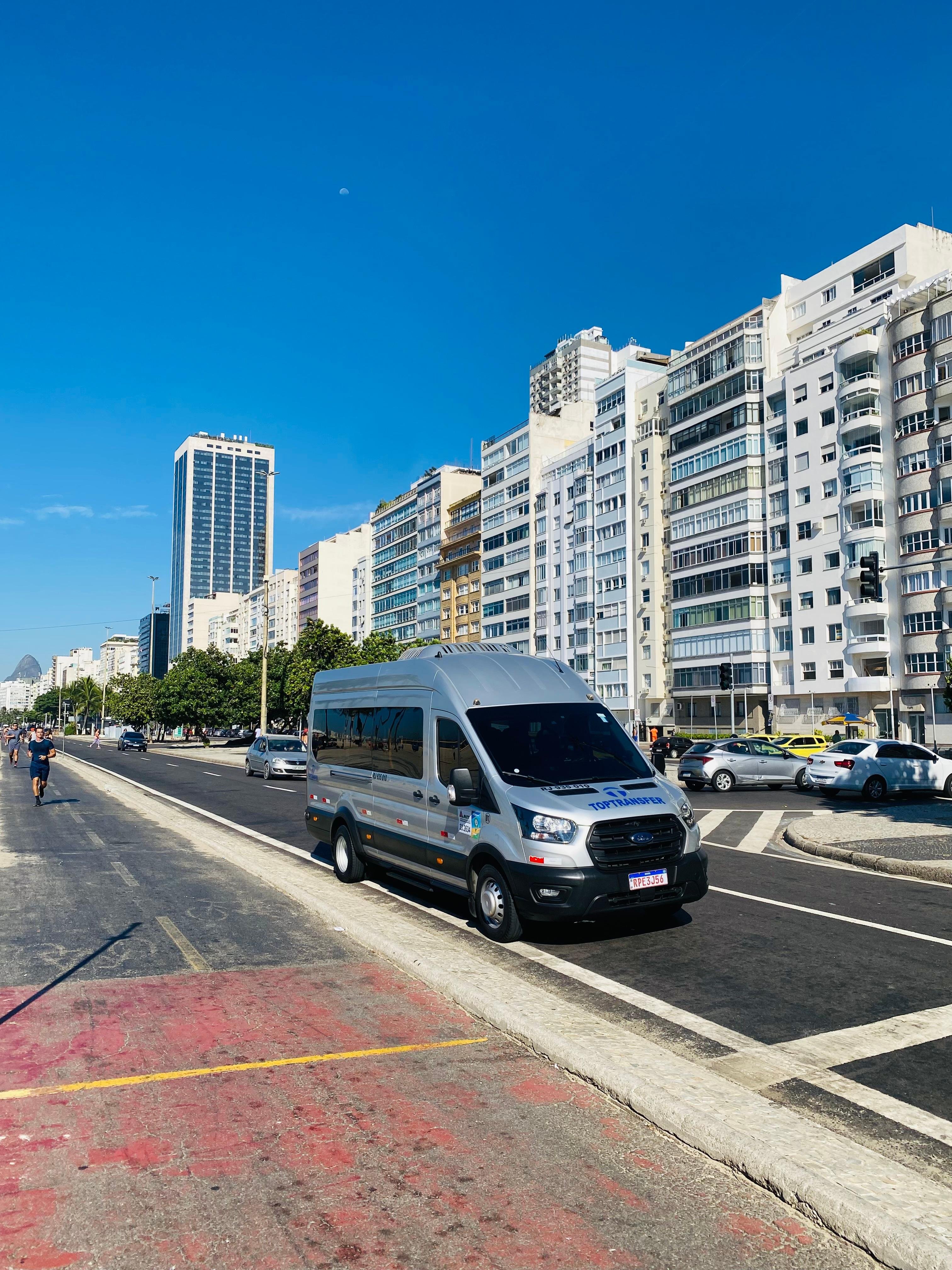 Shared Boat & Van Transfer: Ilha Grande to Rio de Janeiro