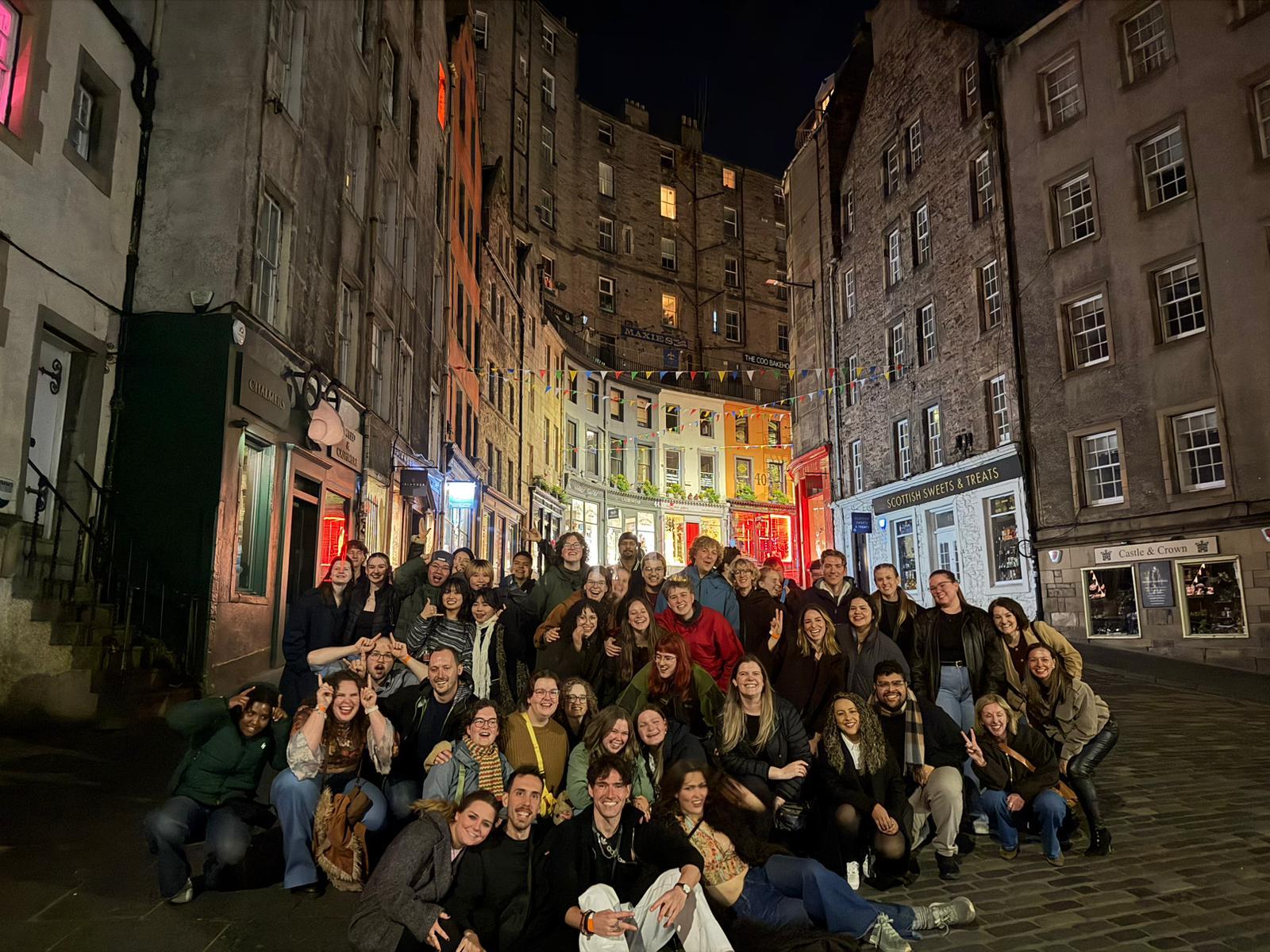 Edinburgh Pub Crawl with Live Music & Nightclub Entry