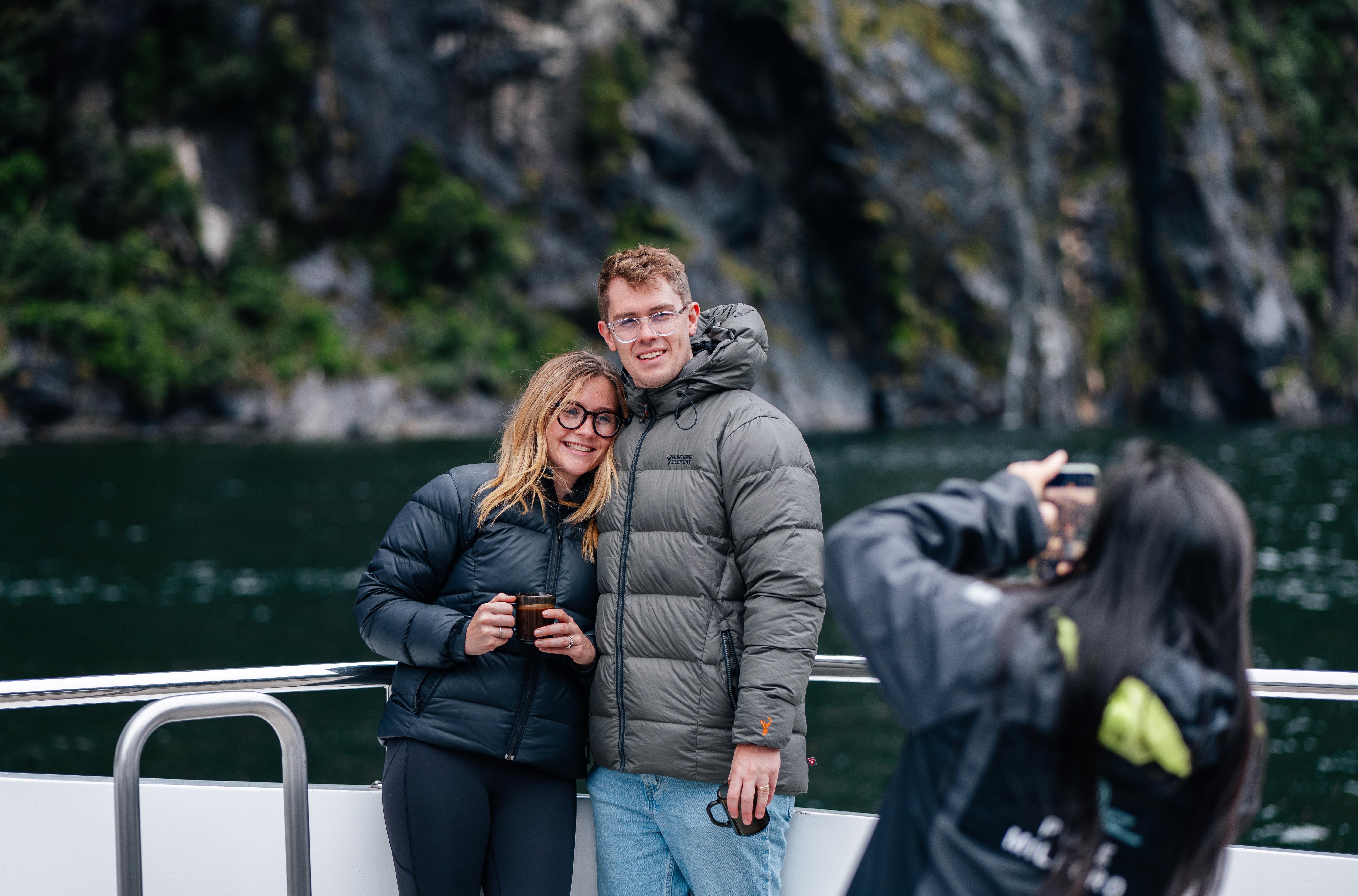 Queenstown to Milford Sound: Full-Day Coach & Cruise