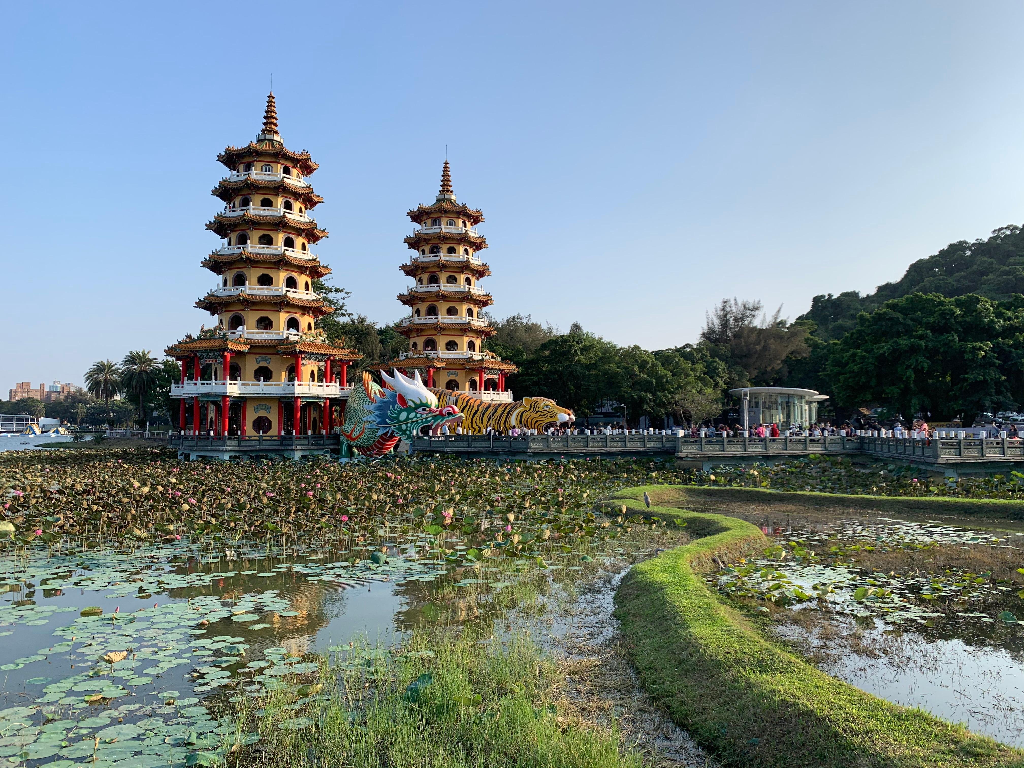 Private Kaohsiung Tour with Fo Guang Shan Museum