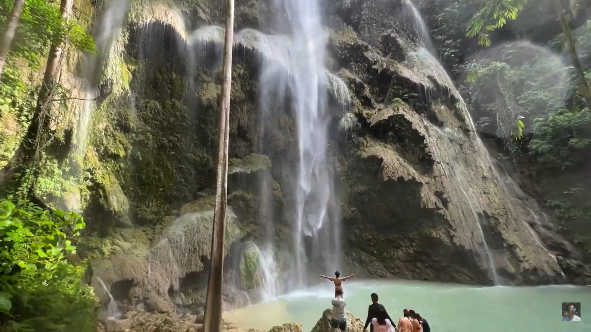 Oslob Triple Adventure: Whale Sharks, Tumalog Falls & Sumilon Island
