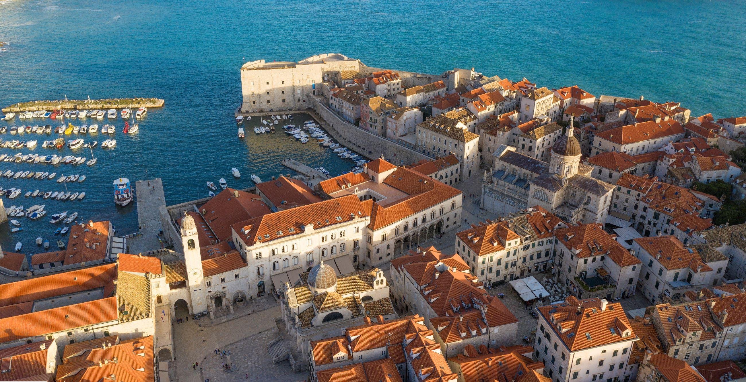 From Split & Trogir: Dubrovnik Tour with a Ston Stop
