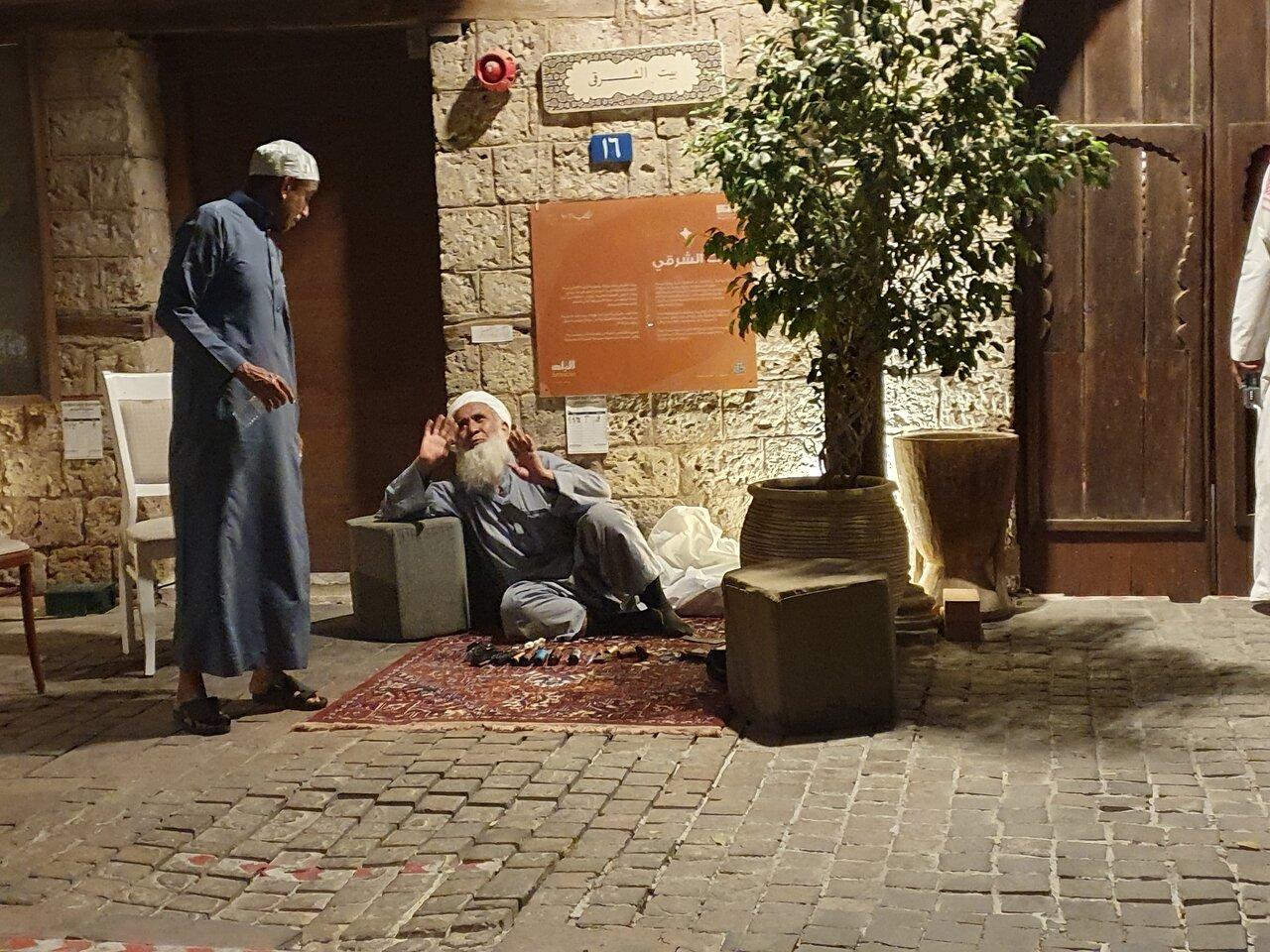 Old Jeddah Walking Tour with Local Female Guide