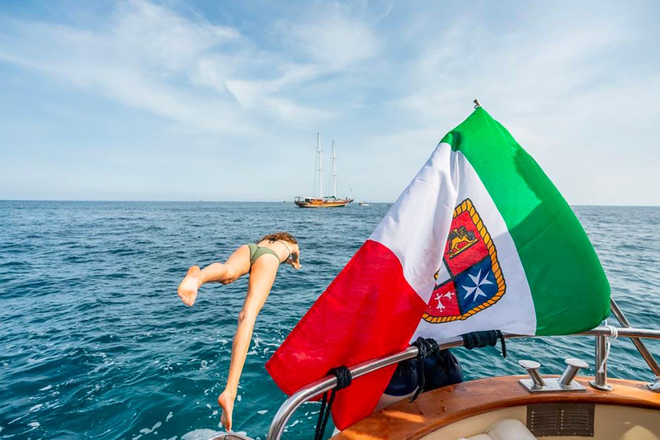 Amalfi Coast Small-Group Boat Tour from Sorrento