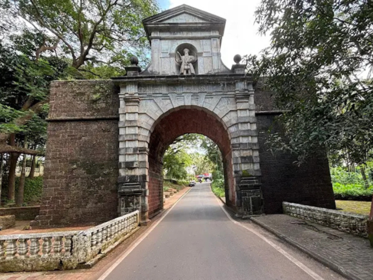 All-Inclusive North & South Goa Private Sightseeing Tour