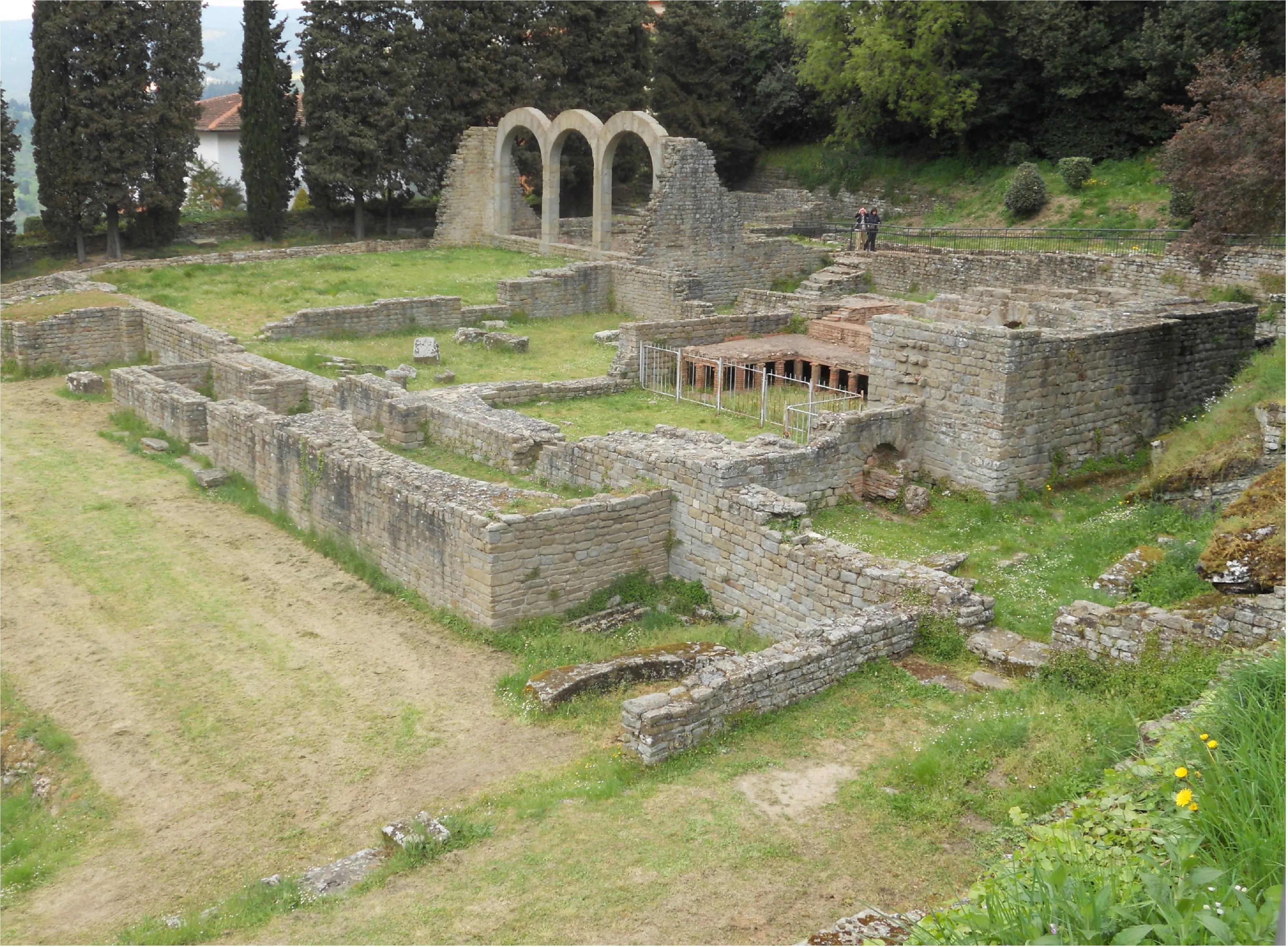 Florence: Private Golf Cart Tour to Fiesole & Roman Sites