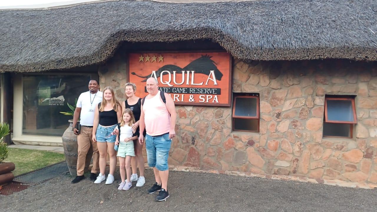 Cape Town: Big Five Sunset Safari at Aquila Game Reserve