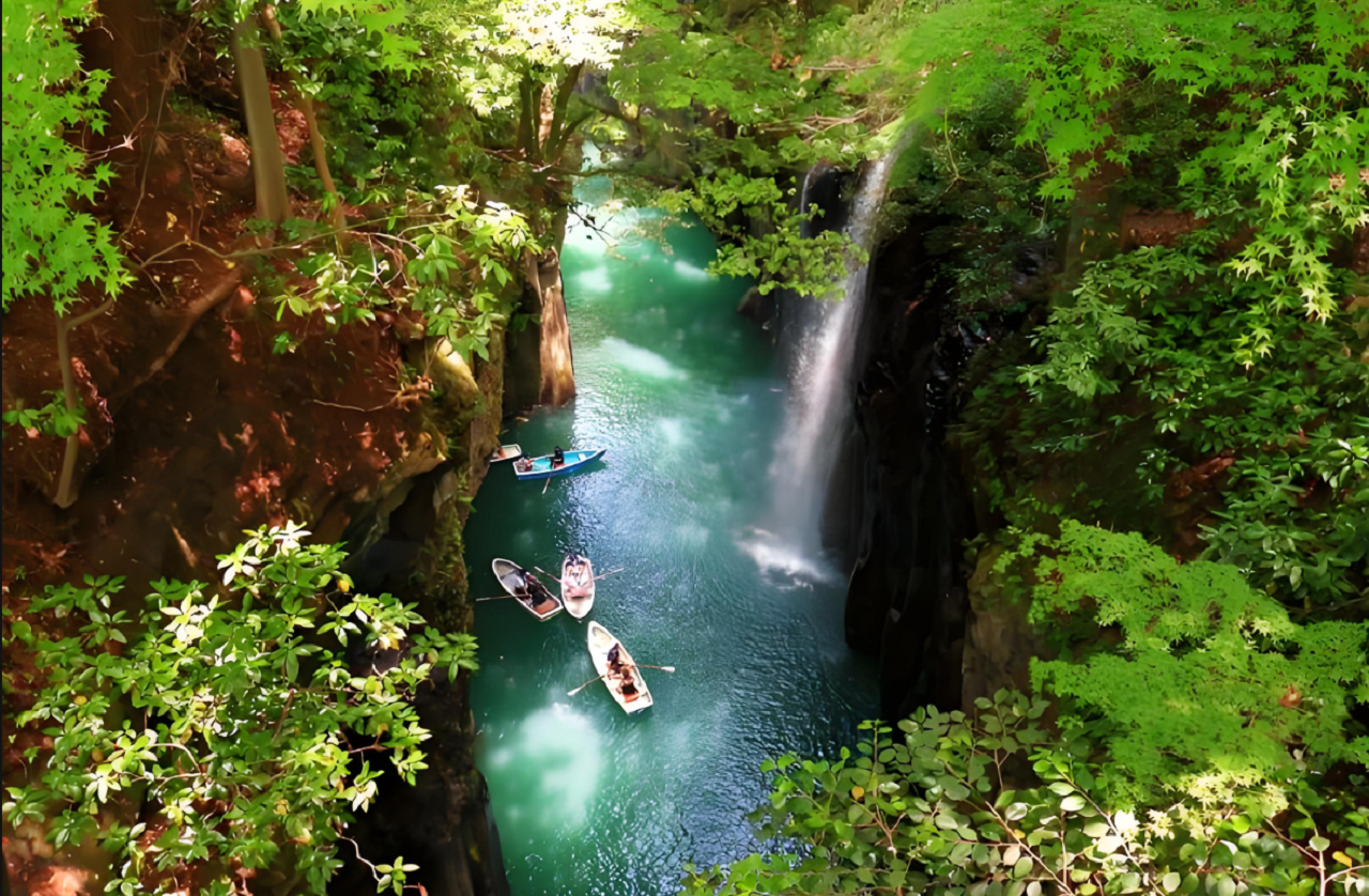 Miyazaki, Takachiho Gorge & Shrines Day Trip from Fukuoka