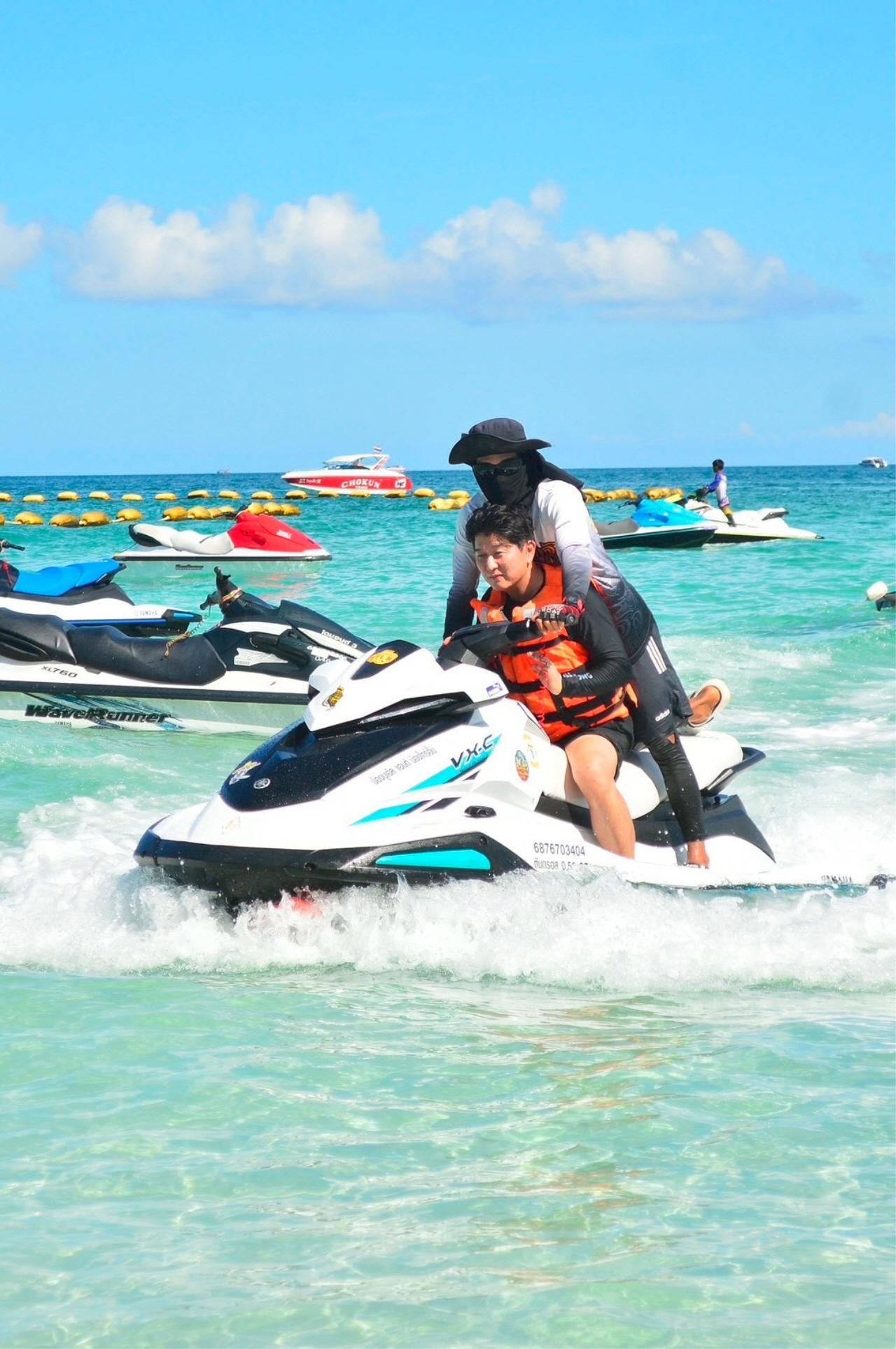 Koh Larn Island Day Trip with Thai Massage & Speedboat from Pattaya