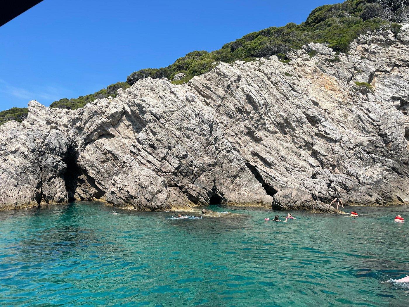 Dubrovnik: Elaphiti Islands Speedboat Tour with Blue Cave & Sunj Beach