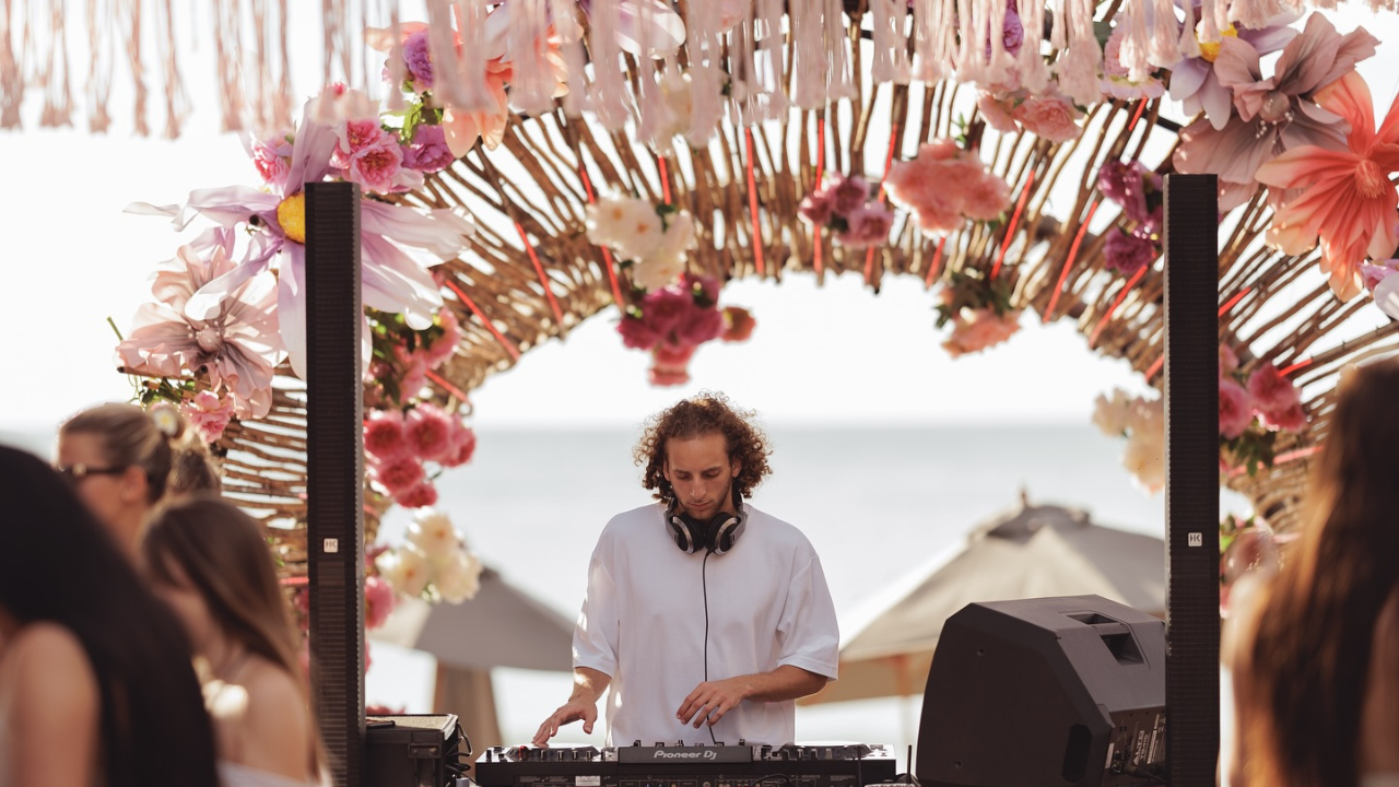 Phuket Beach Club Crawl & Tipsy Brunch