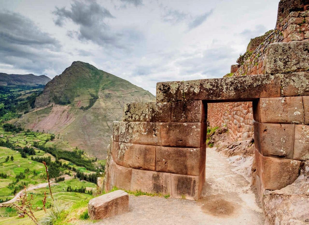 Sacred Valley Full-Day Tour: Pisac, Ollantaytambo & Moray