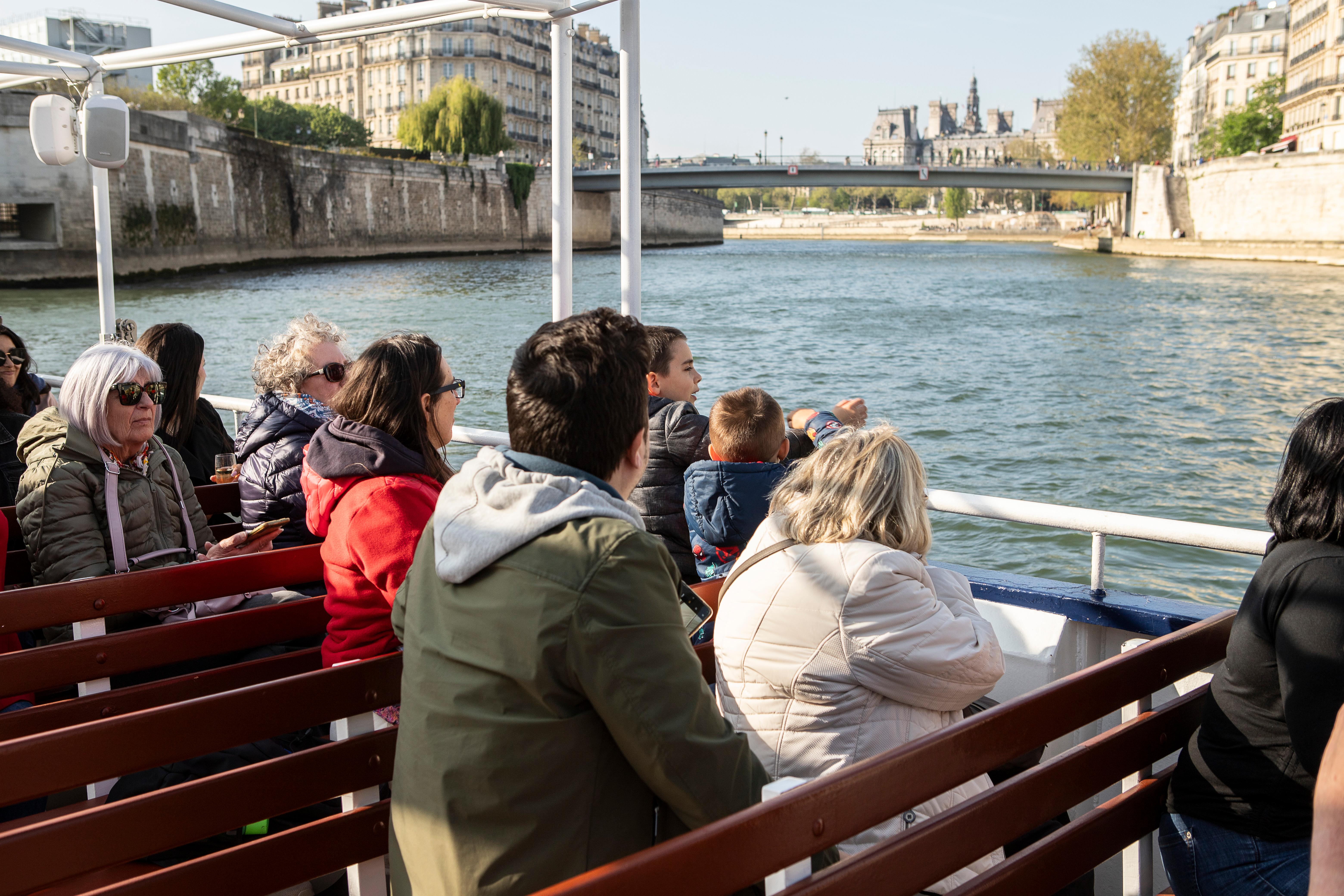 Paris: Hop-On Hop-Off Bus & Seine Cruise Discovery Bundle
