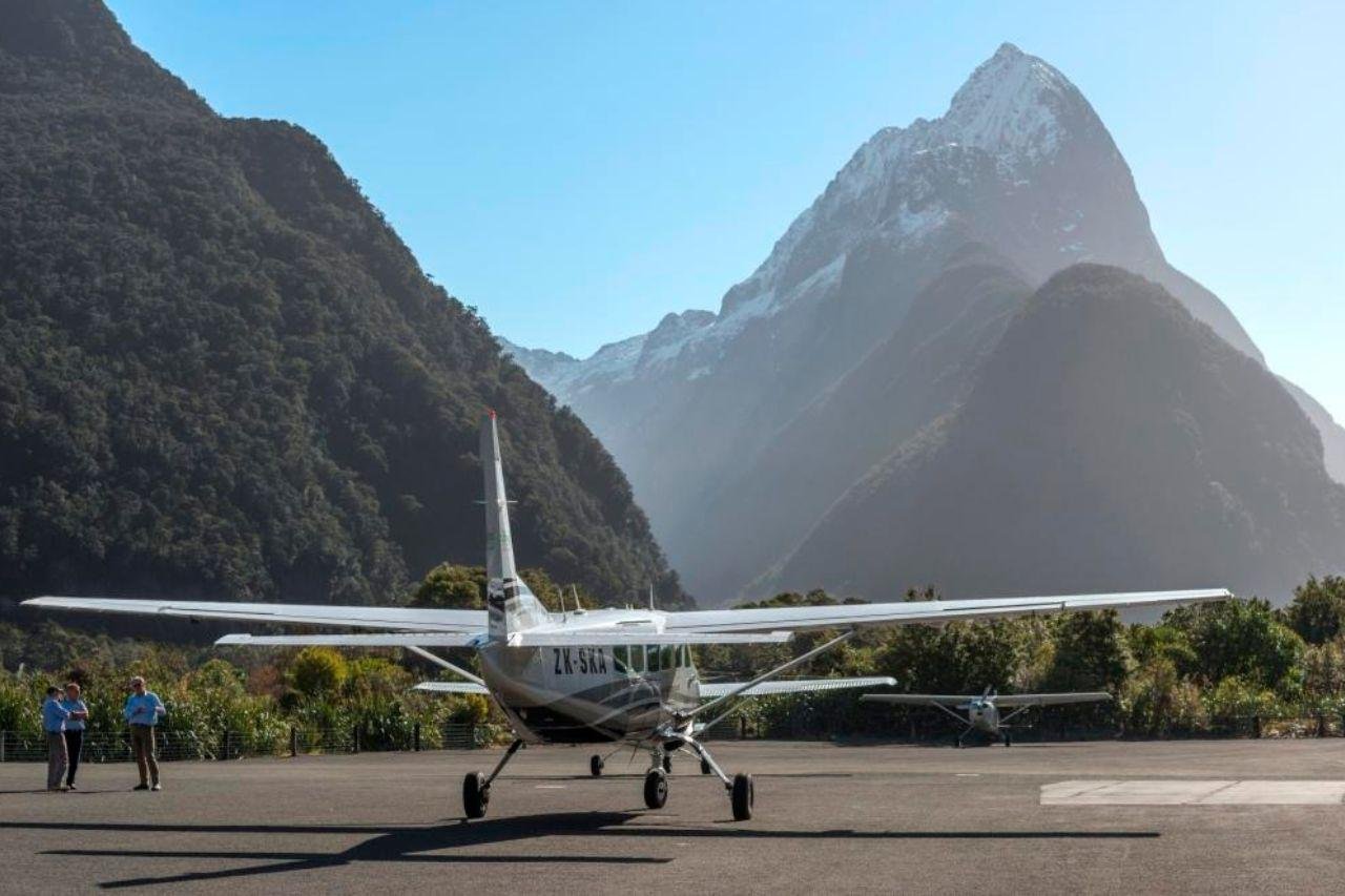From Queenstown: Milford Sound Flight and Nature Cruise