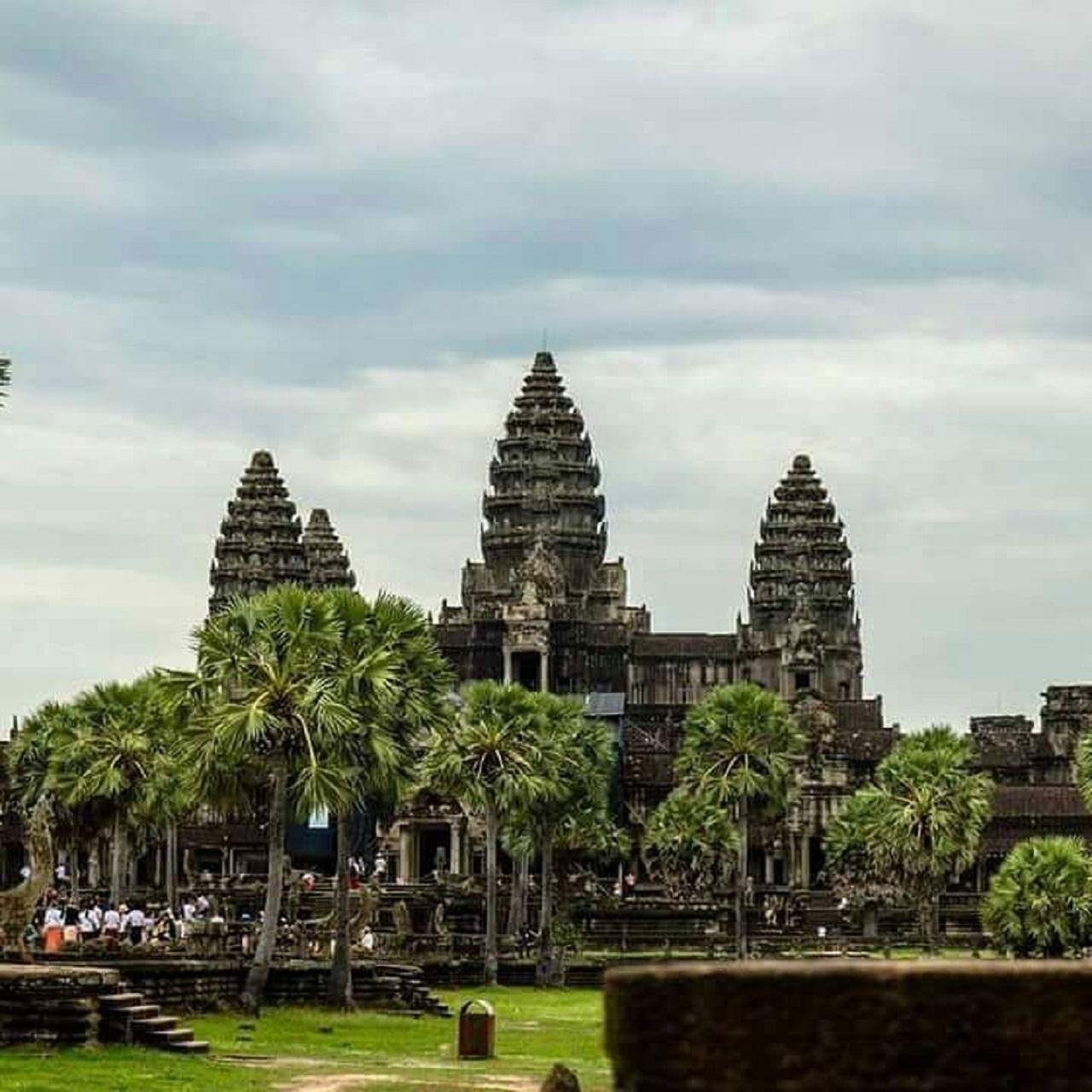 Siem Reap: Exclusive Private Angkor Wat Tour (Sunrise or Sunset)