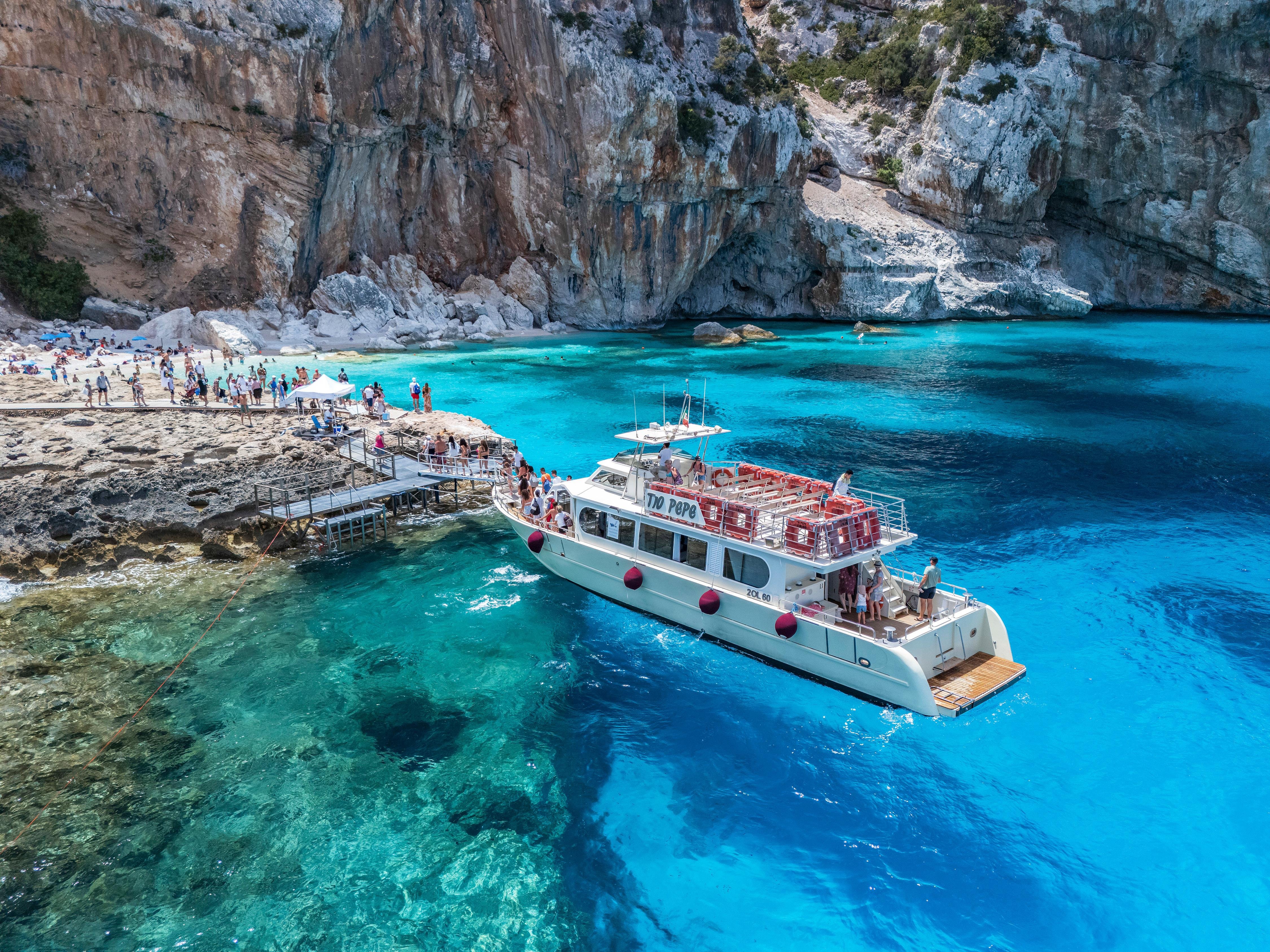 Cala Gonone:Cruise in the Gulf of Orosei with Cala Goloritzé - the Gulf of Orosei, Sardinia