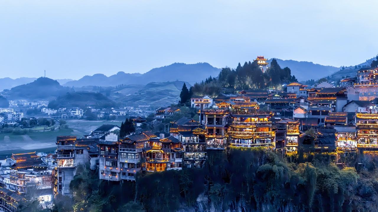 Zhangjiajie Mountain & Furong Town Day-to-Night Tour