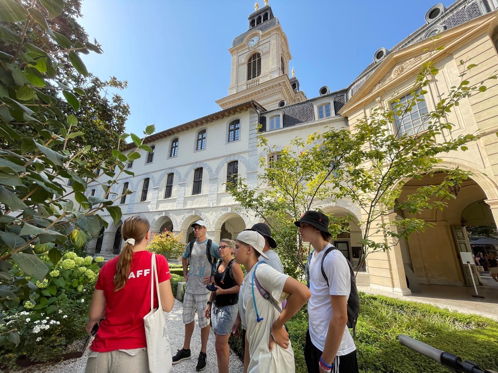 Historic Lyon Walking Tour: Vieux-Lyon to Bellecour