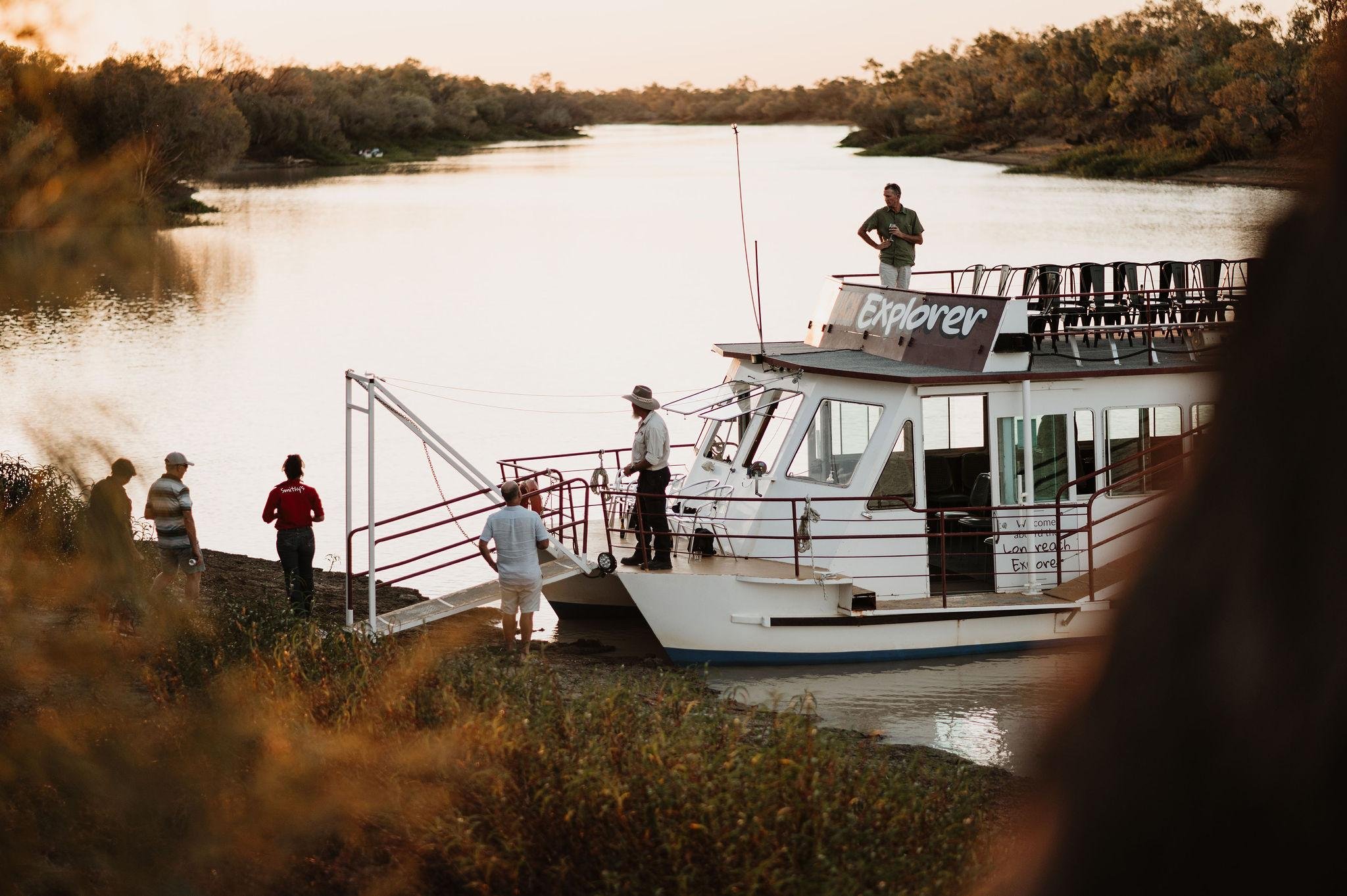 Thomson River Sunset Cruise with Outback Dinner & Live Show