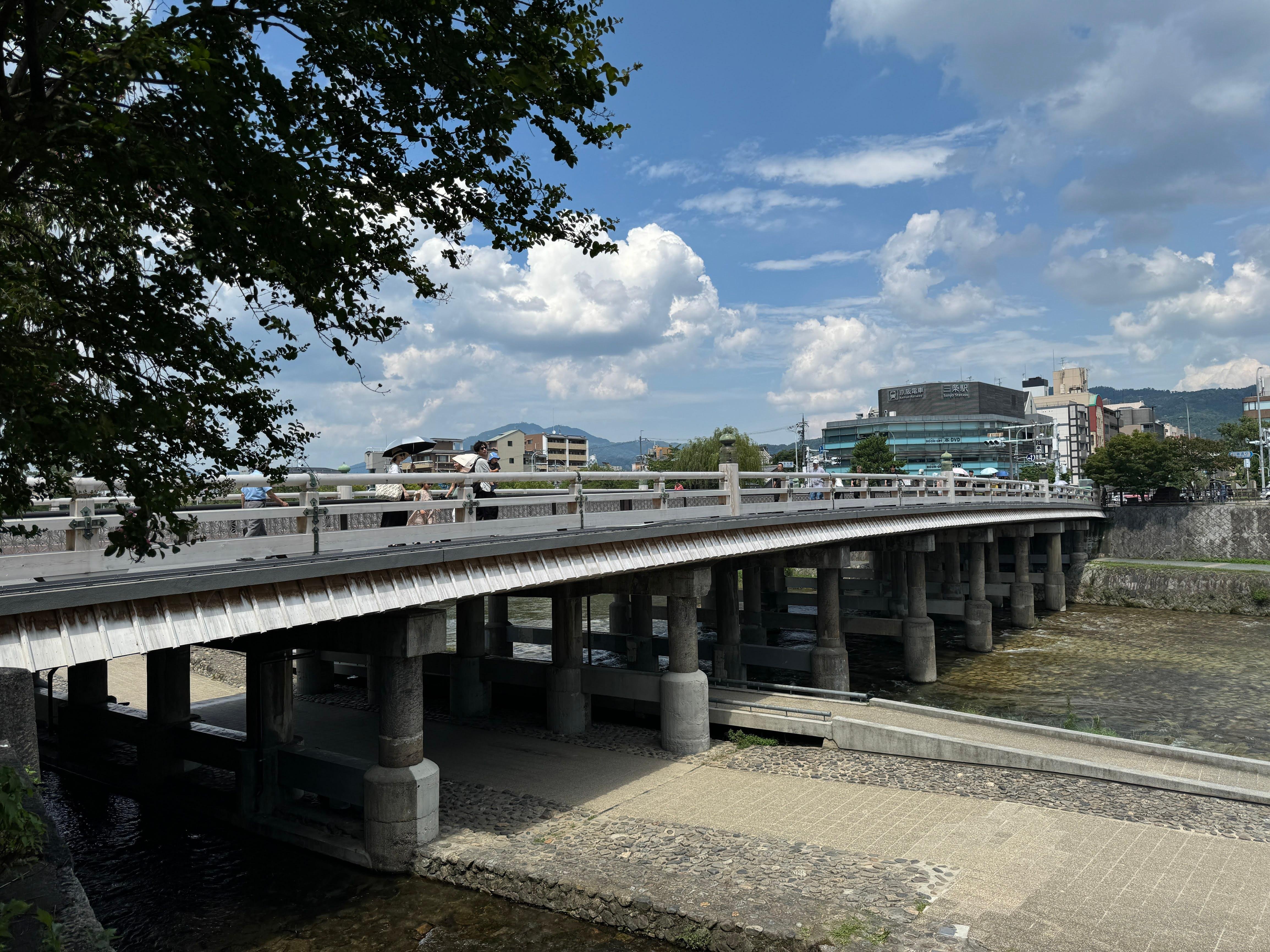 Kyoto: Gion and Yasaka Shrine Cultural Walking Tour