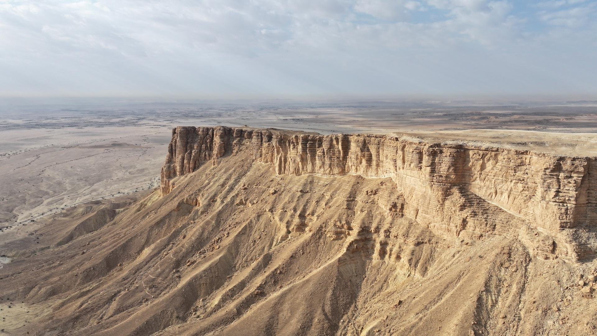 Edge of the World & Darb Al-Manjoor Desert Expedition