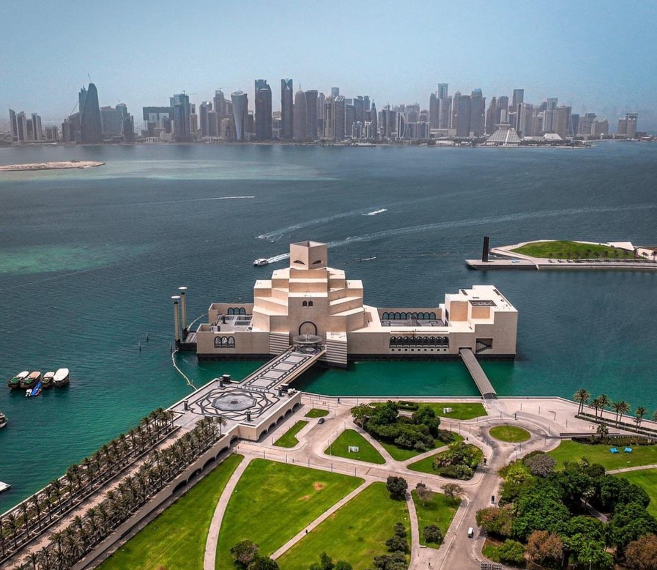 Doha: Guided City Highlights Tour with Transfers