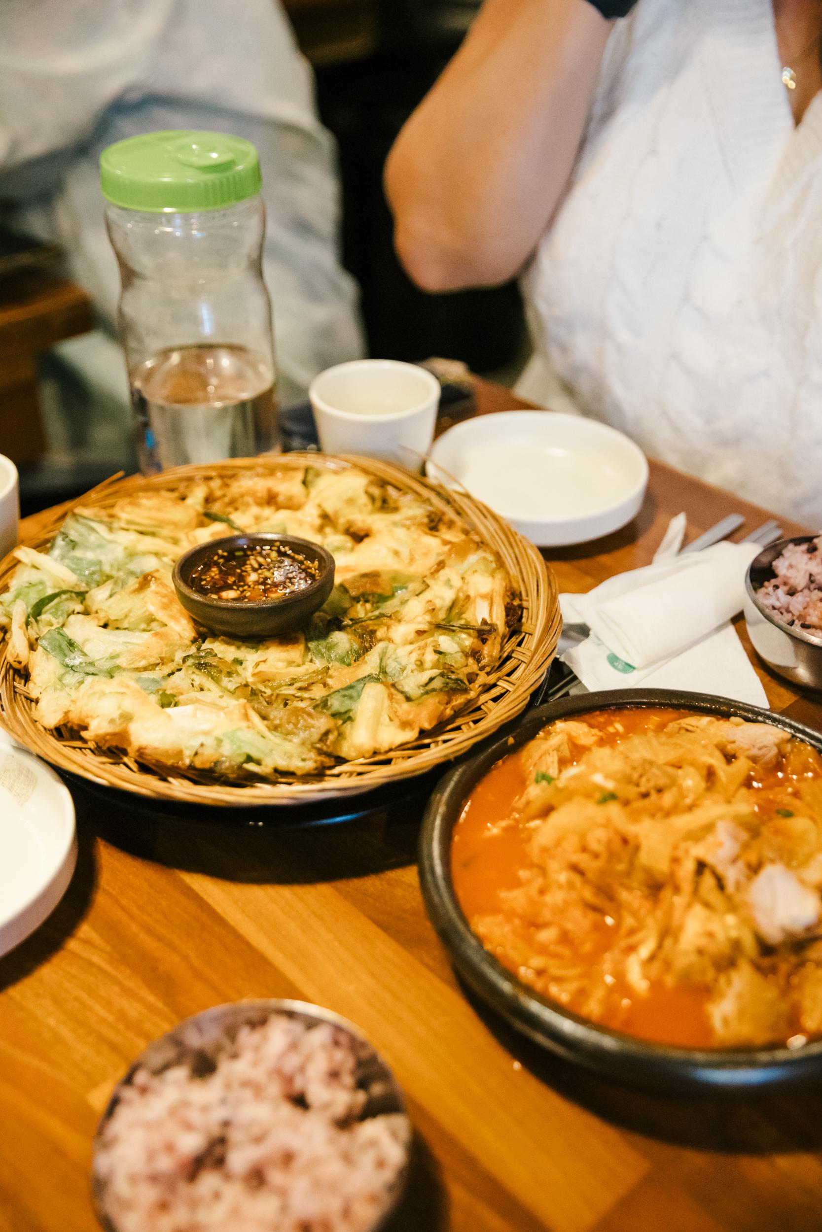 Seoul Sunset Wall Hike & Korean Dinner