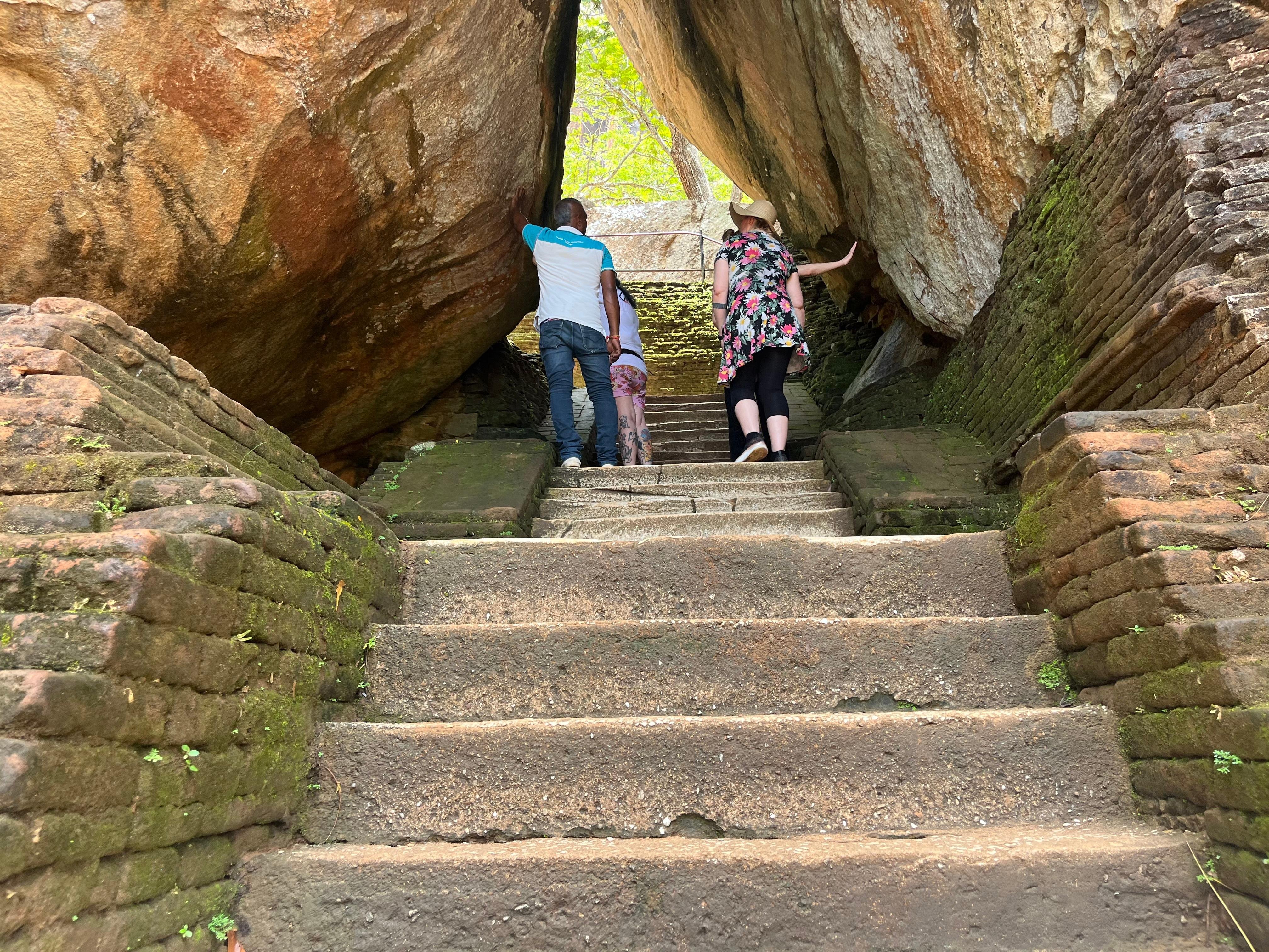 3-Day Sri Lanka Highlights: Sigiriya, Kandy & Ella Train Journey