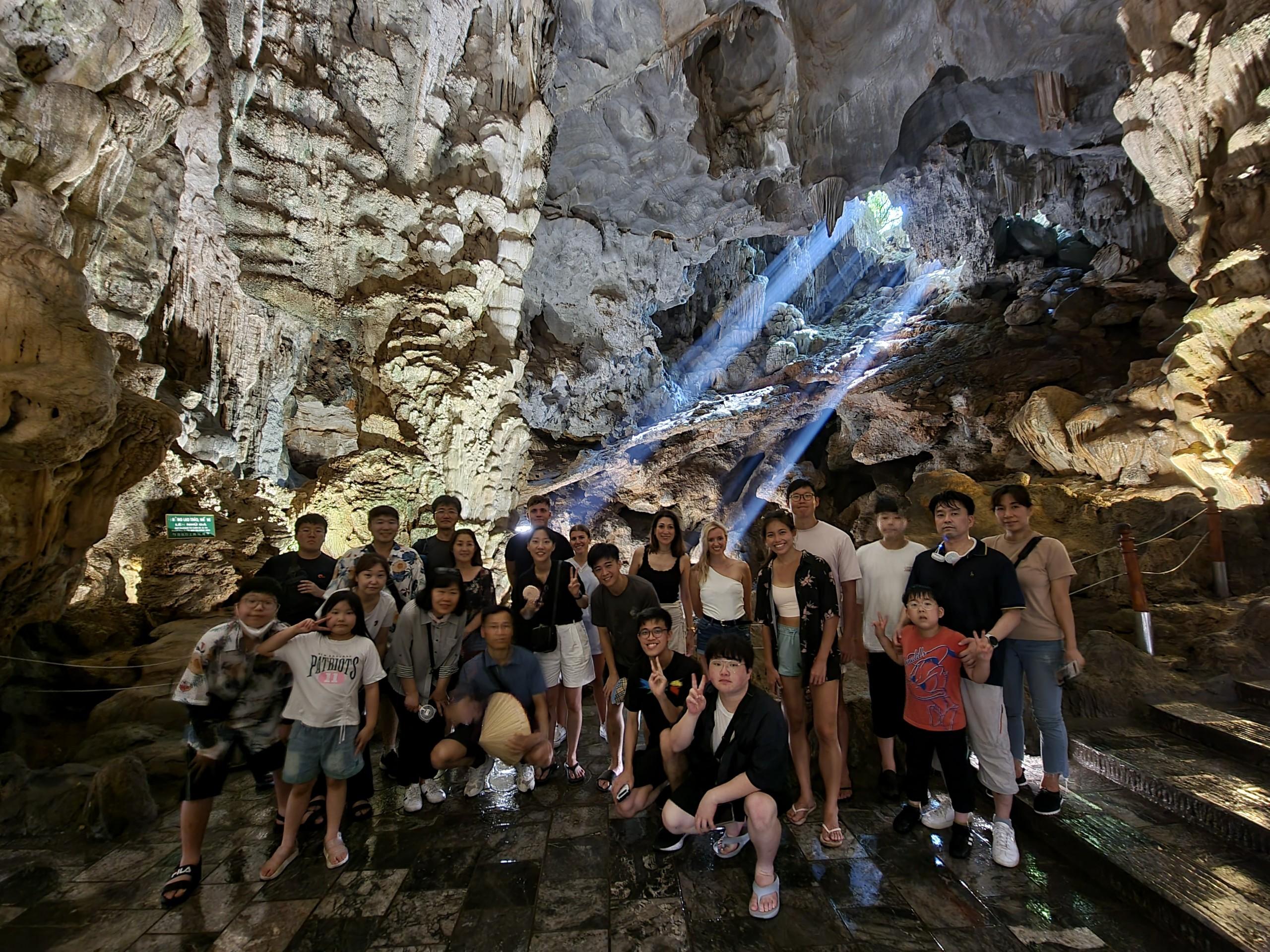 Halong Bay Day Cruise: Caves, Kayaking & Seafood Lunch