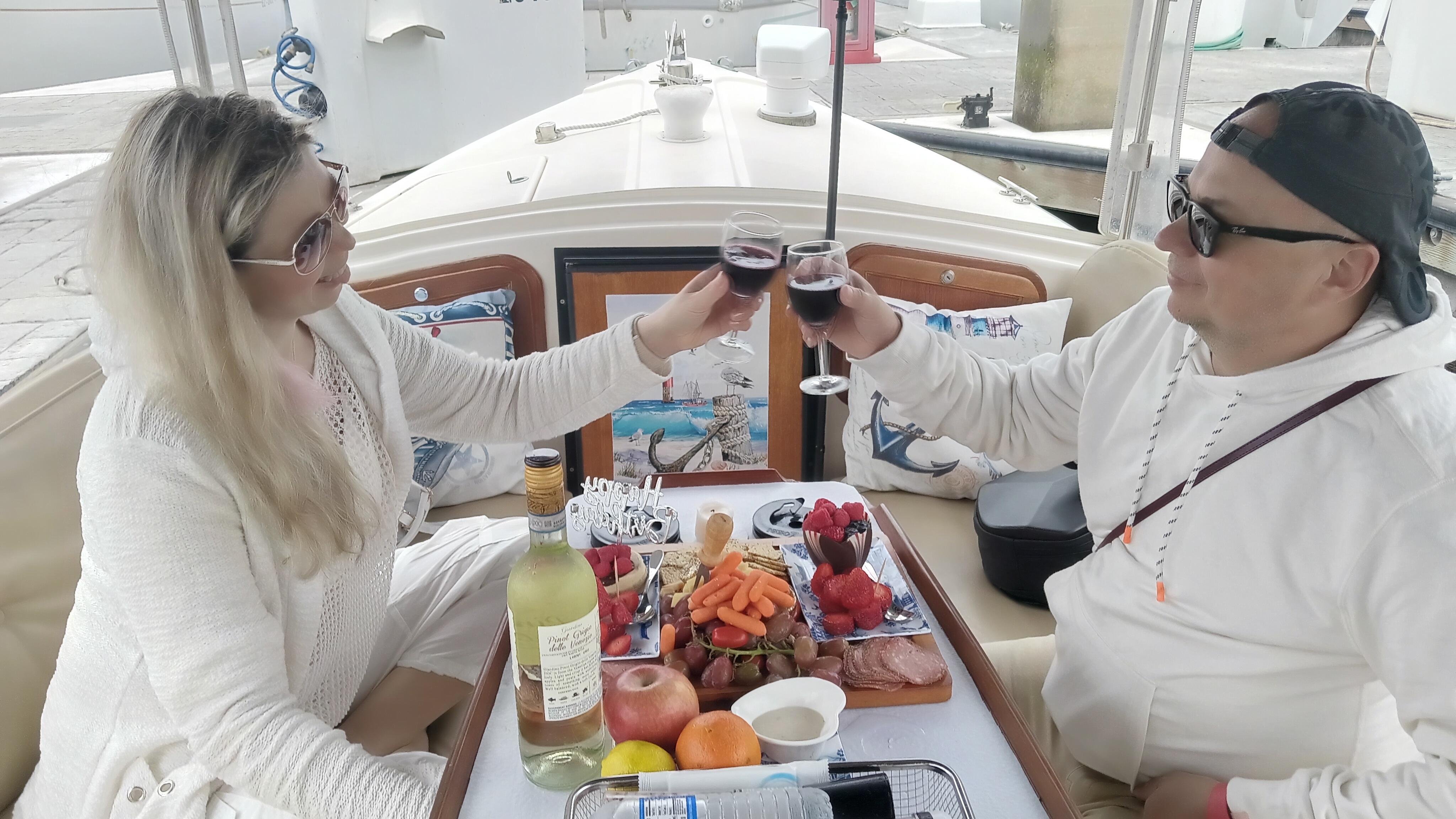 Marina del Rey Electric Boat Cruise with Wine & Sea Lions