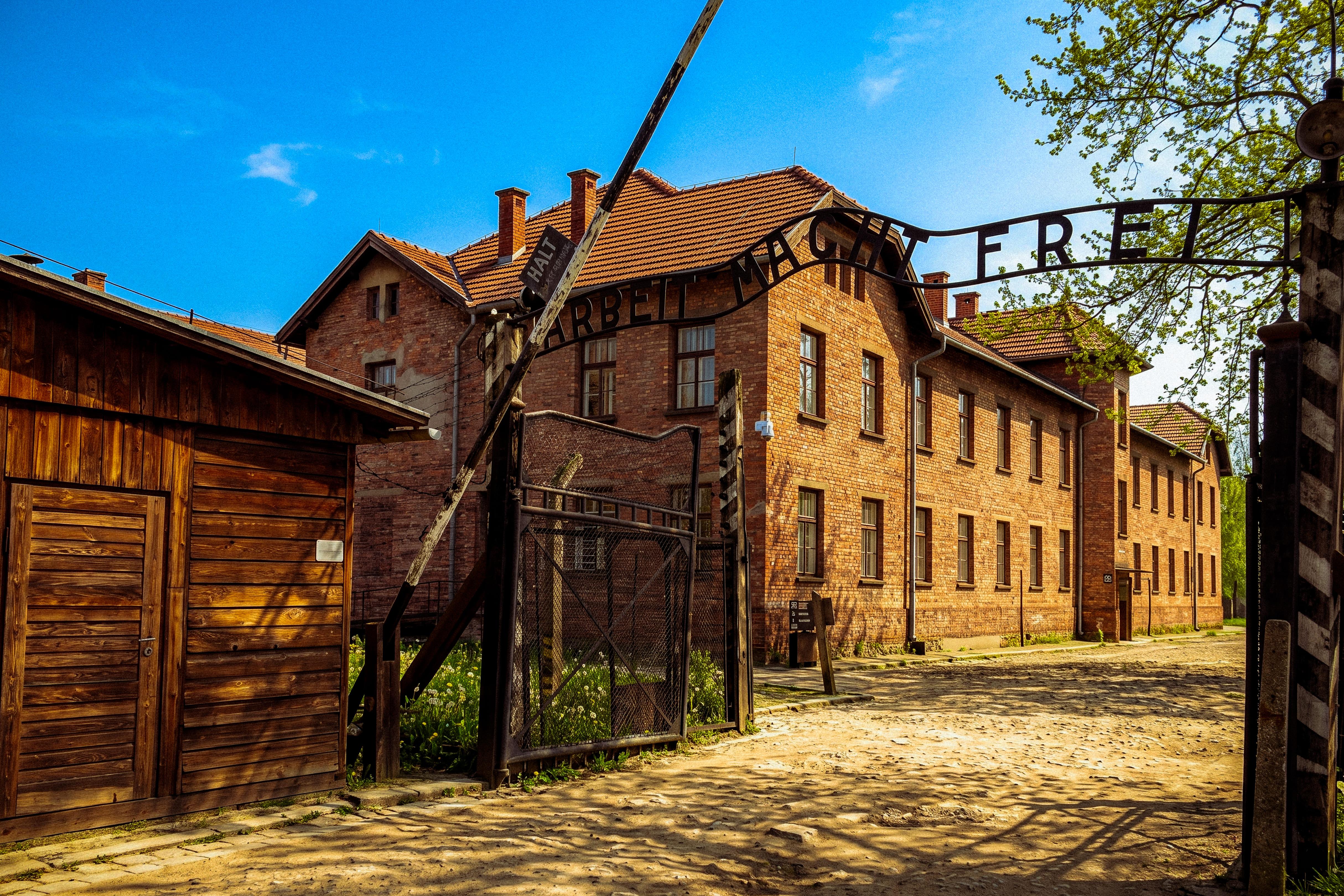 Krakow Former Ghetto & Auschwitz-Birkenau Full-Day Memorial Tour