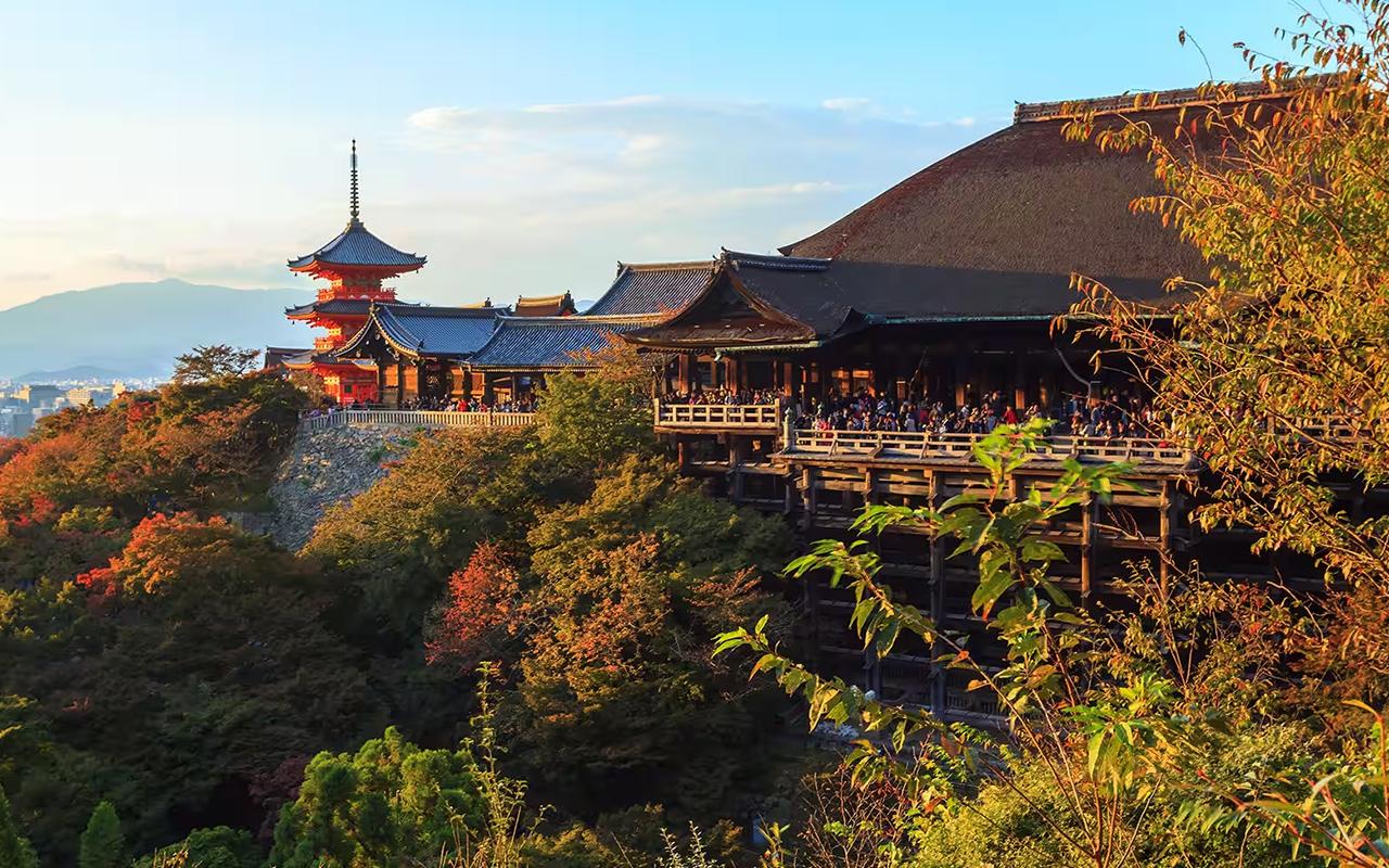 Kyoto: Gion Geisha District & Hidden Traditions