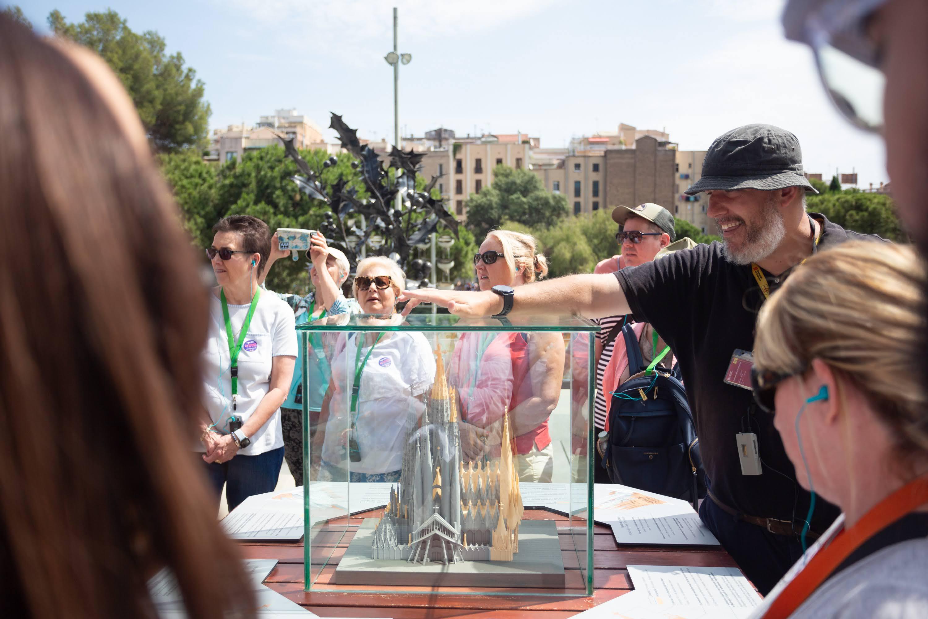 Barcelona: Sagrada Familia Fast Track Guided Tour - 2026 (Verified Reviews)