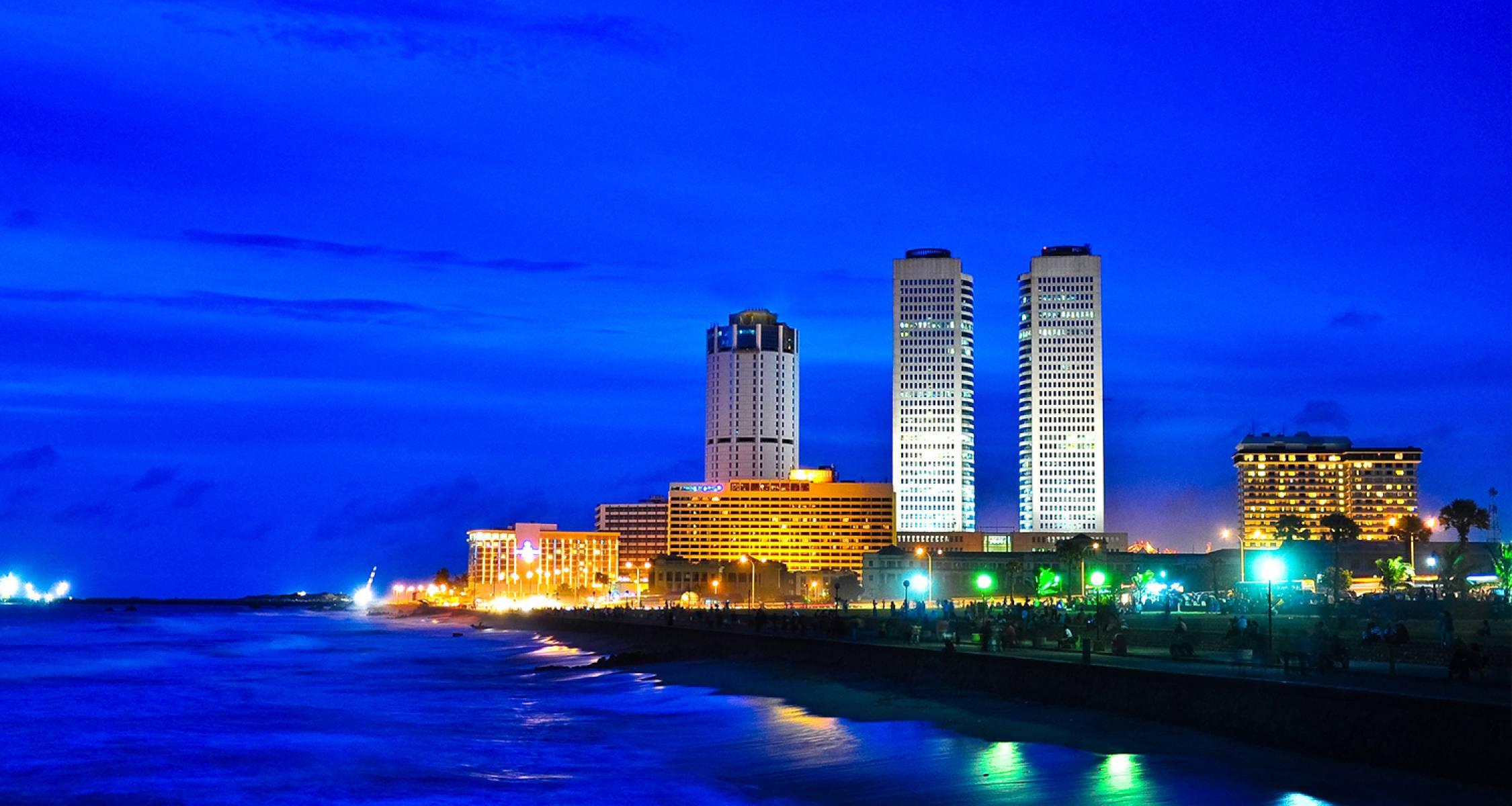 Colombo Night Tuk-Tuk Tour with Street Food Tasting