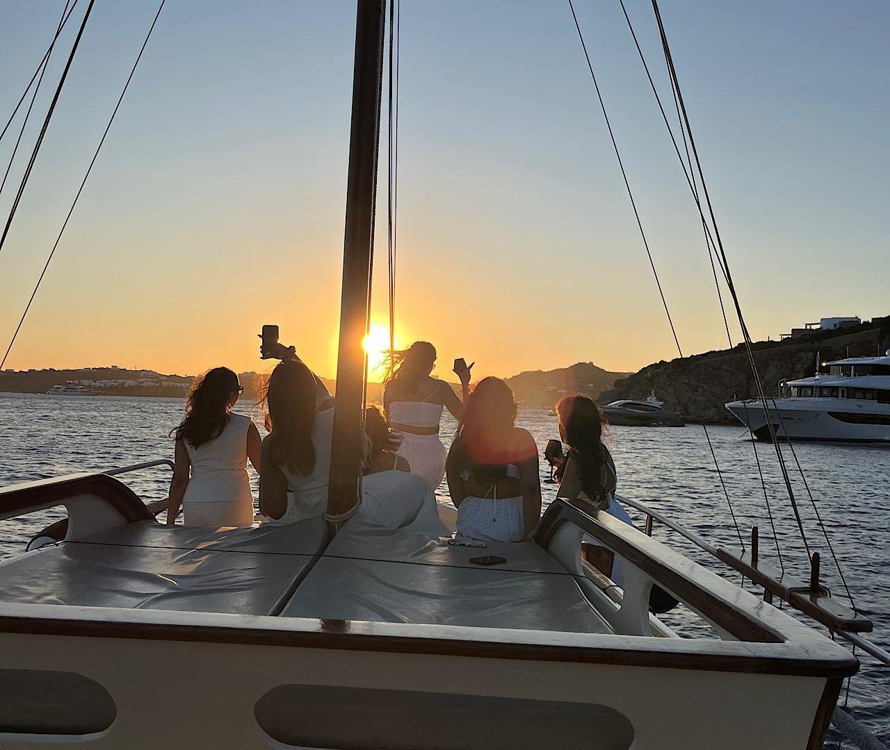 Private Mykonos Sunset Boat Charter