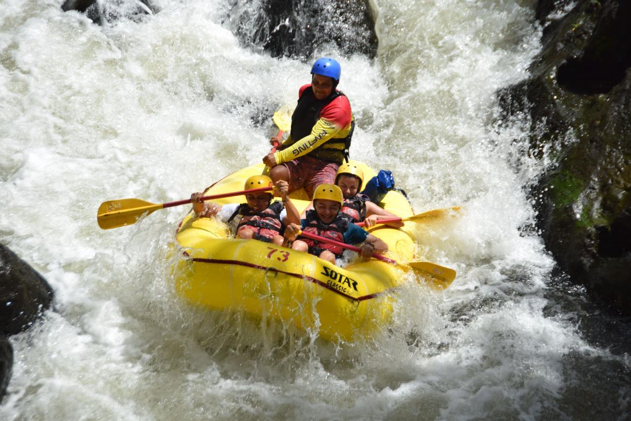 Costa Rica white water rafting on the Balsa and Pacuare rivers — rafting photo 2