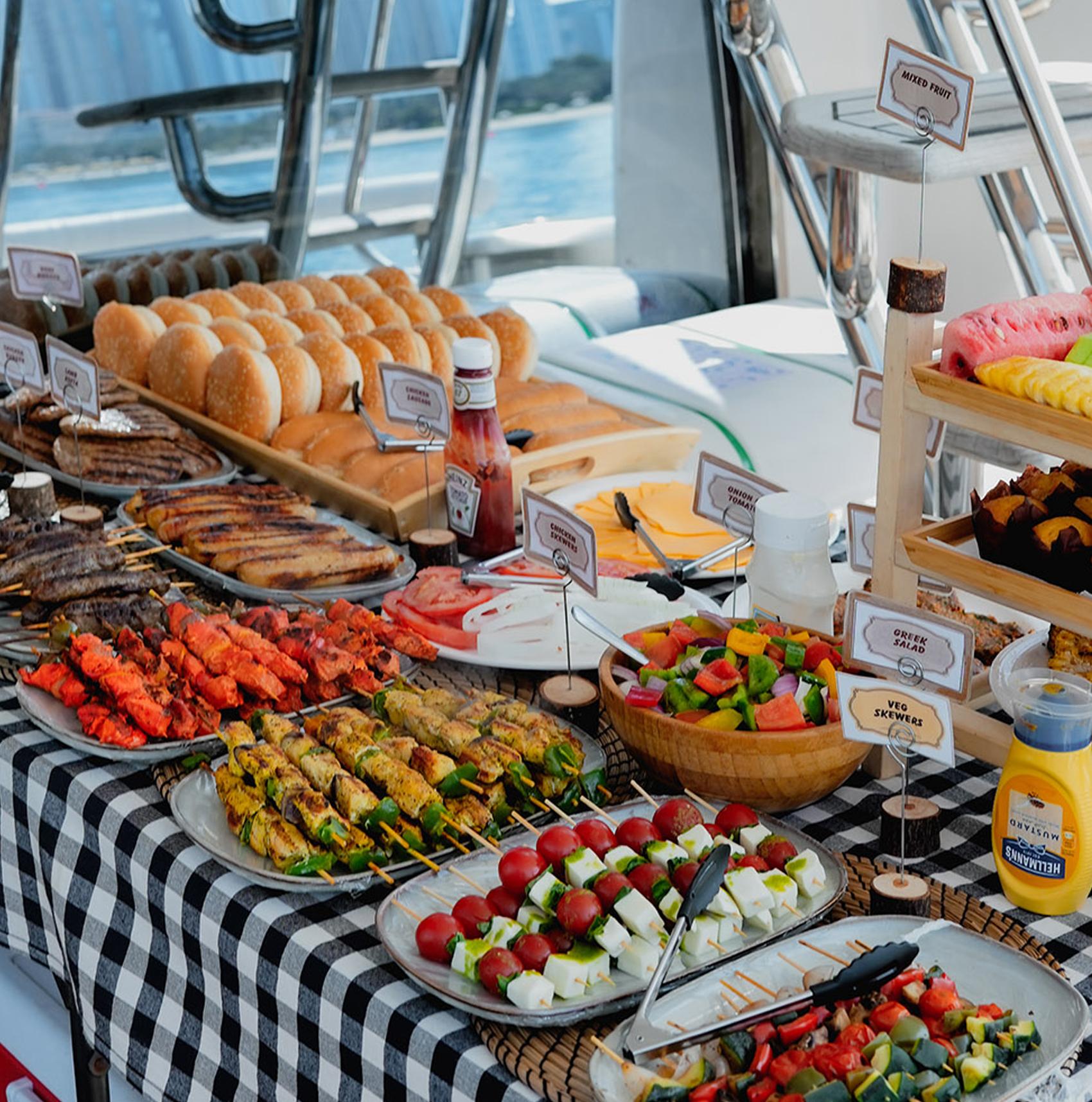 Dubai Marina Luxury Yacht Cruise with Breakfast or BBQ