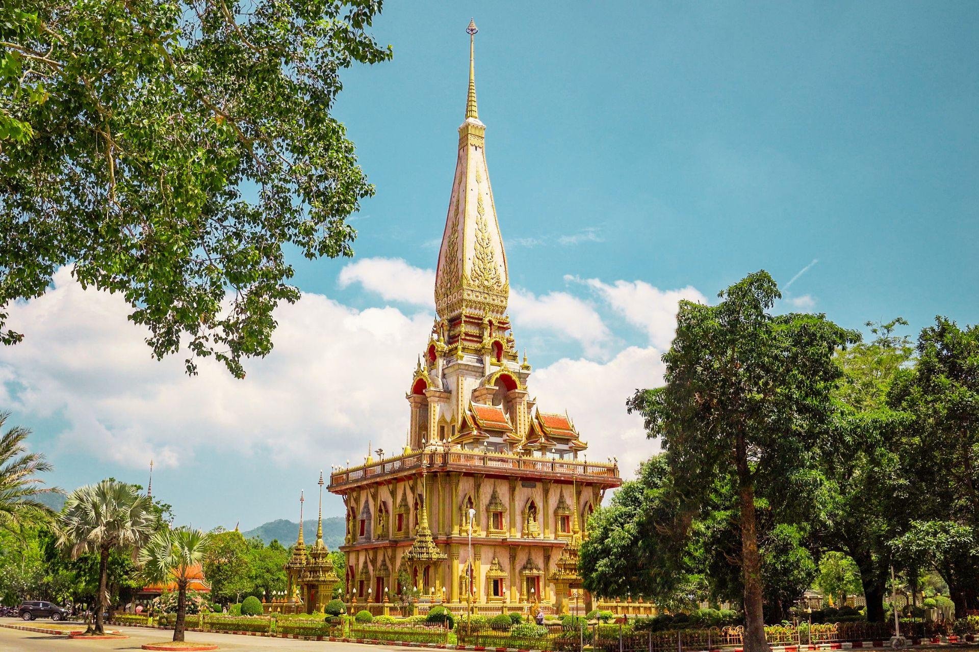 Phuket Guided Half-Day Tour: Wat Chalong, Viewpoints & Old Town