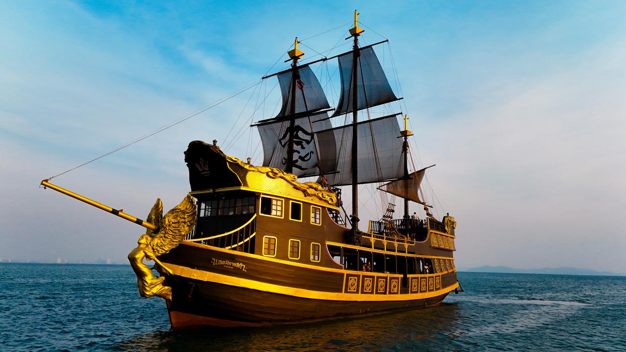Koh Larn Pirate Cruise with Water Activities