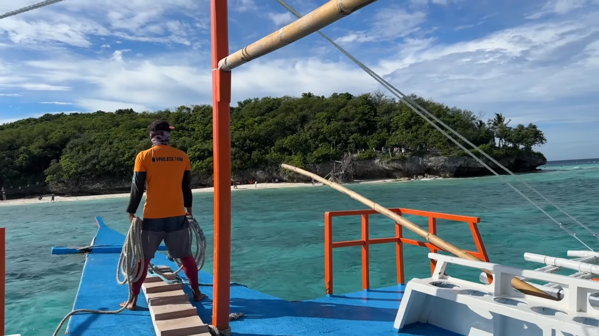 Oslob Triple Adventure: Whale Sharks, Tumalog Falls & Sumilon Island